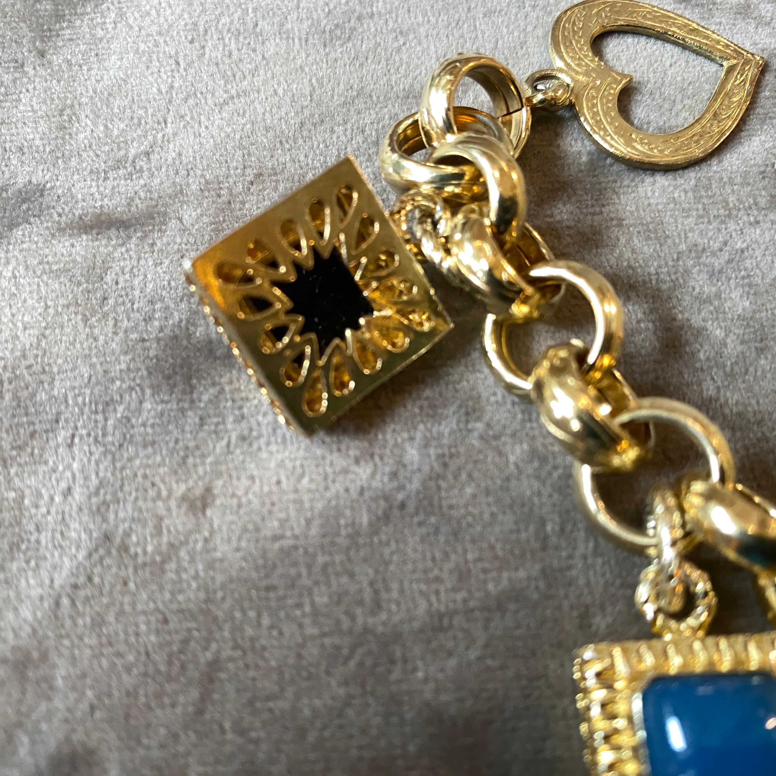 1990er Jahre Glided Sterling Silber und Semi Precious Stones Italienisch Charme-Armband Damen im Angebot