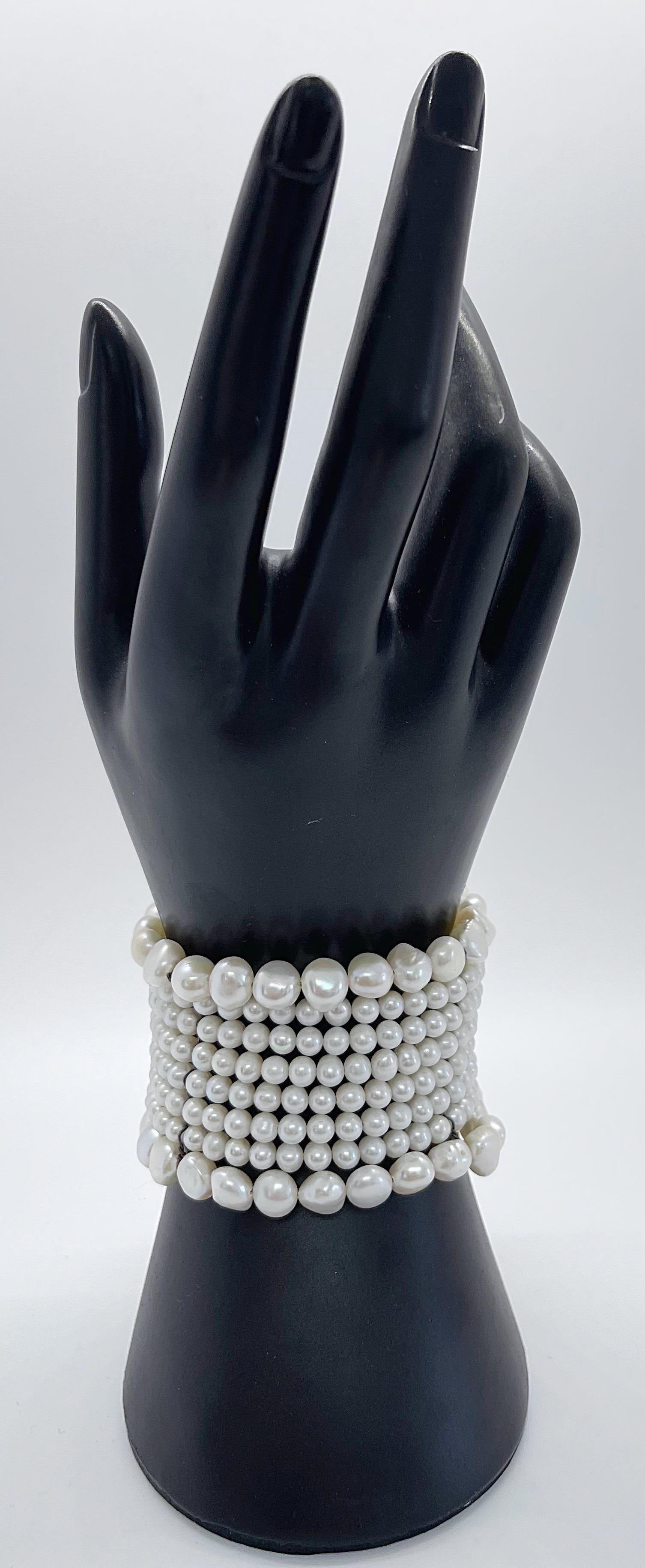 1990s Gloria Astolfo Sex and the City Faux Pearl Vintage 90s Cuff Bracelet For Sale 1