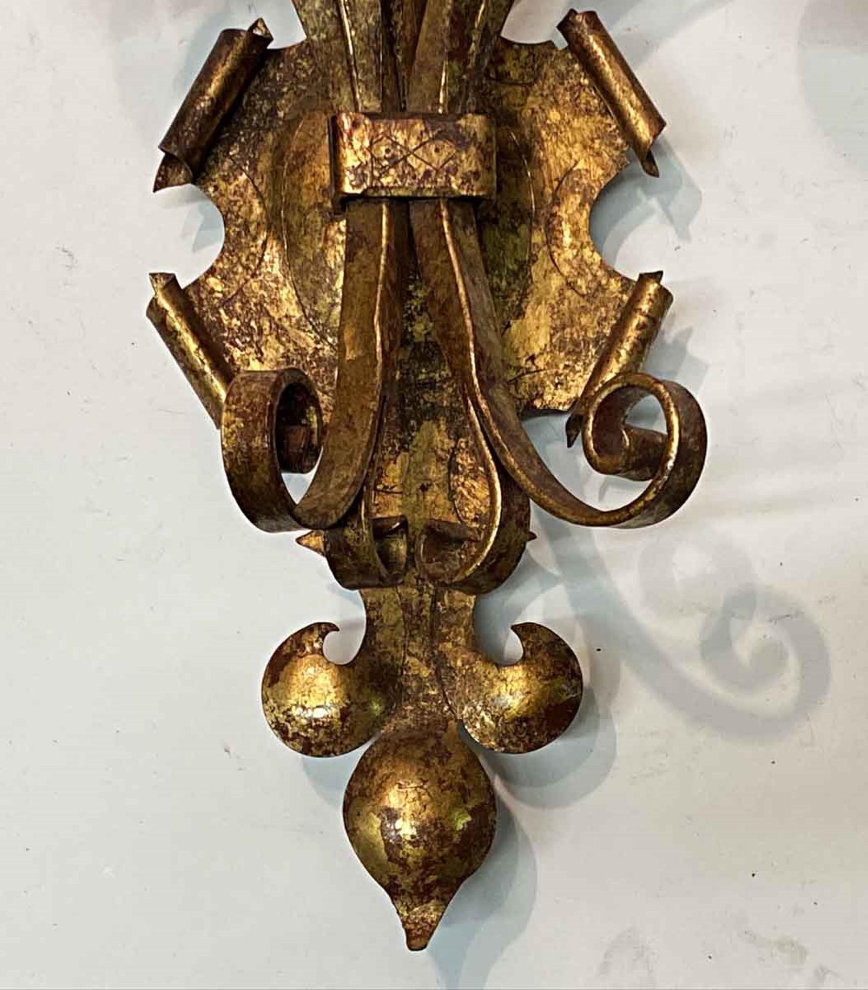 2000s Gold Gilt Over Wrought Iron Gothic Wall Sconce In Good Condition In New York, NY