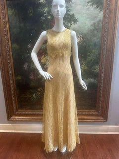 Abito da sposa vintage anni '90 in pizzo metallizzato dorato foderato in seta Charmeuse