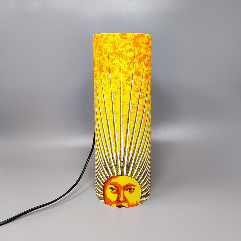 Wunderschöne „Sun“-Tischlampe von Piero Fornasetti für Antonangeli, 1990er Jahre (Moderne der Mitte des Jahrhunderts) im Angebot