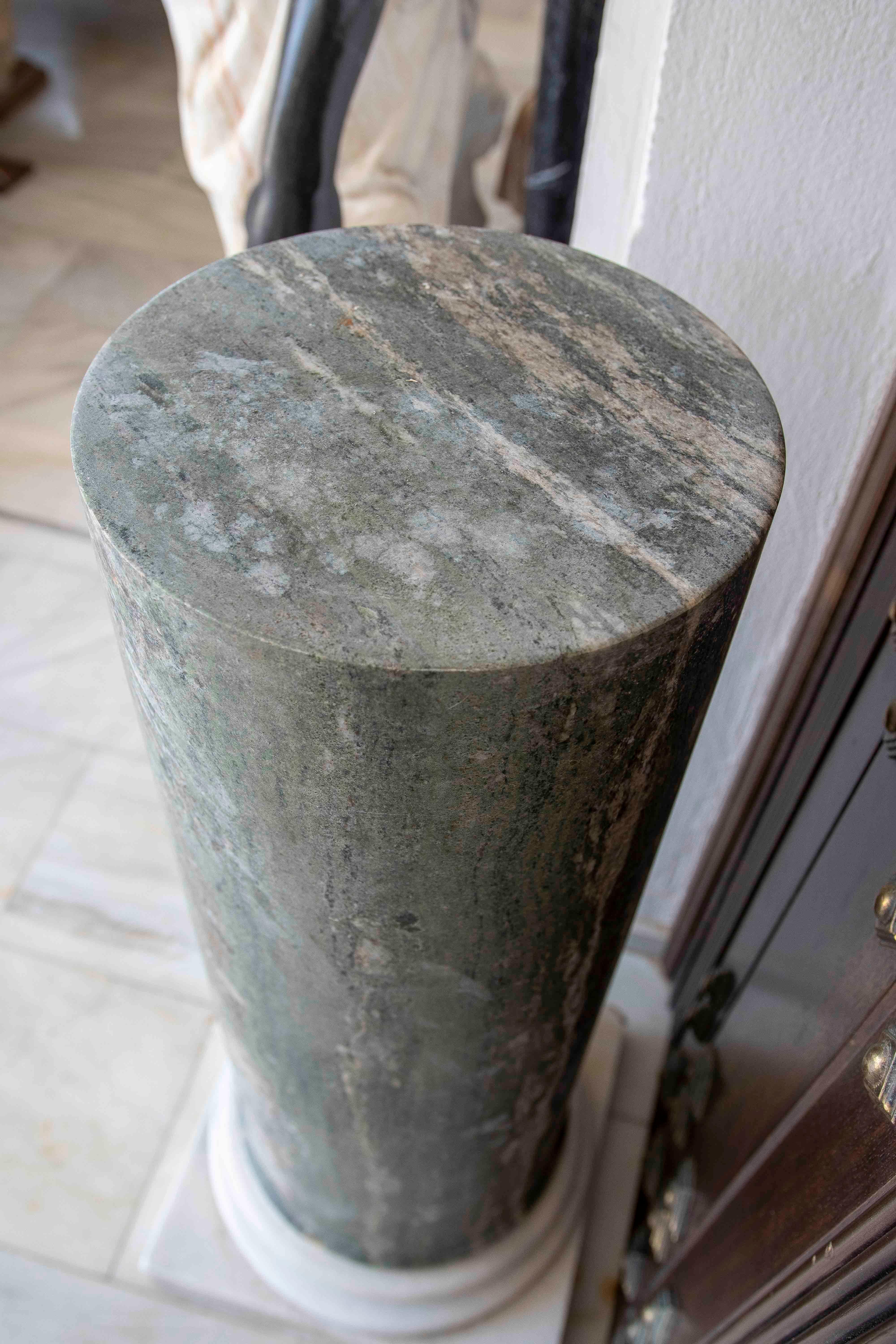 1990s Green Marble Column/Cylindrical Base on a White Marble Base For Sale 6