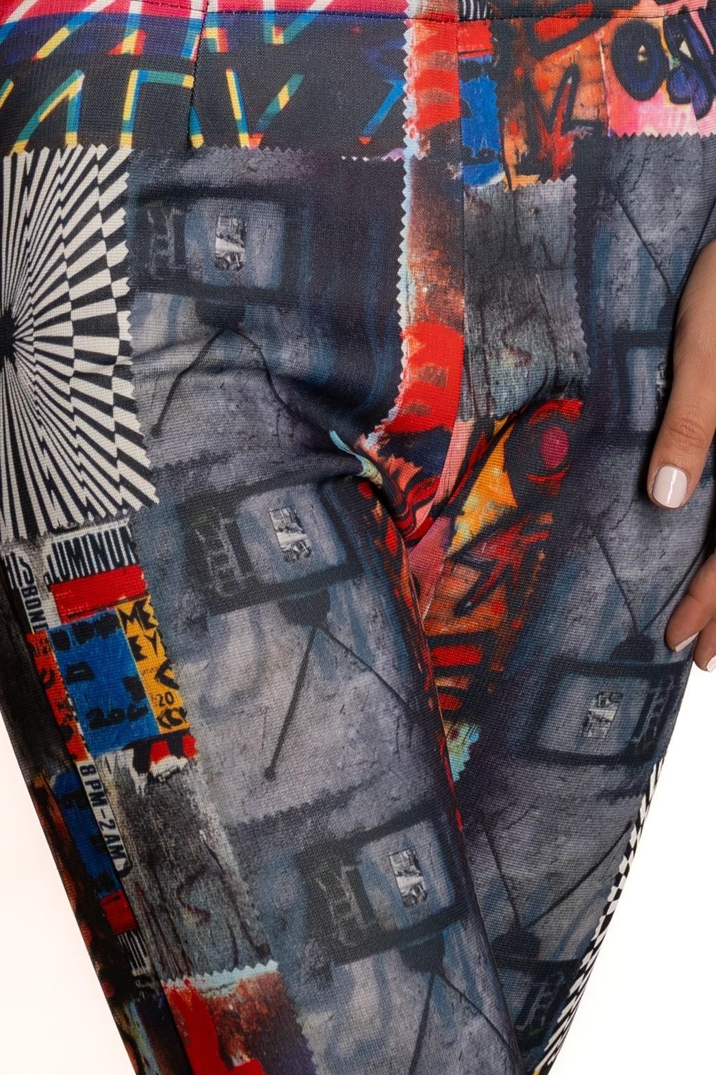 1990S Ensemble imprimé en polyester gris multicolore en vente 6