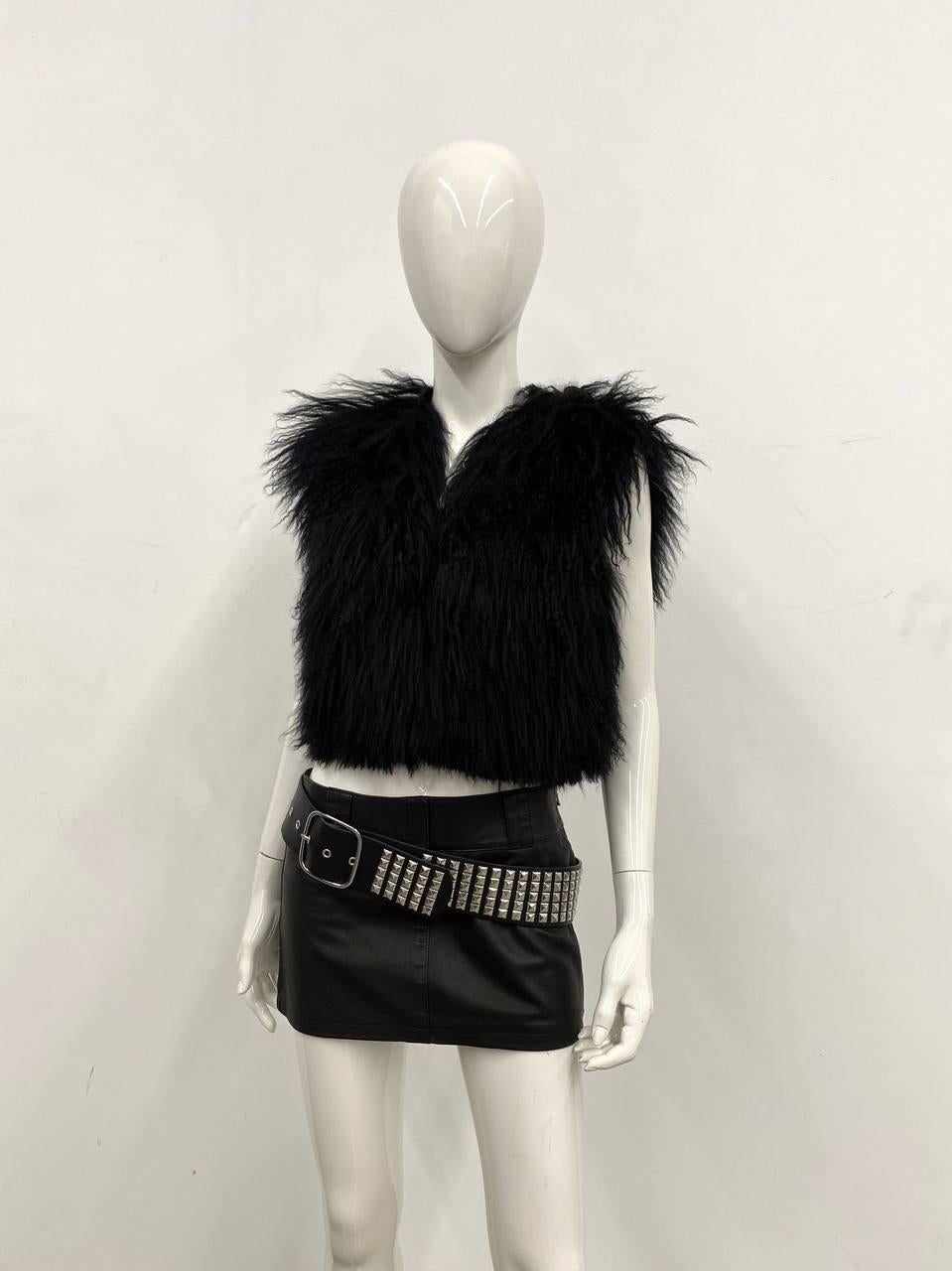 1990er Gucci for Tom Ford Schwarzer Mongolenpelz Cropped Jacket / Weste für Damen oder Herren im Angebot