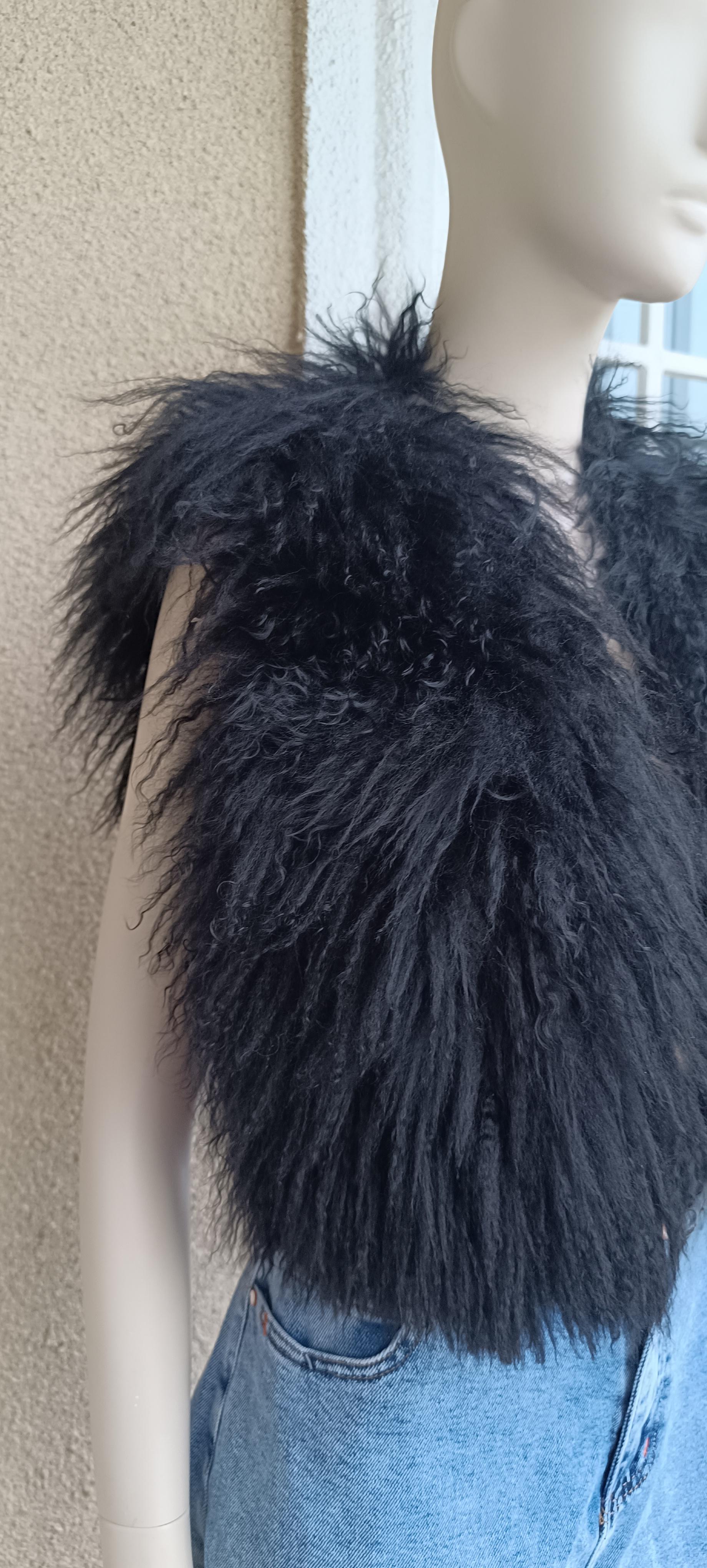 Chaqueta / chaleco Gucci by Tom Ford Negro de piel de Mongolia de los años 90 en venta 5