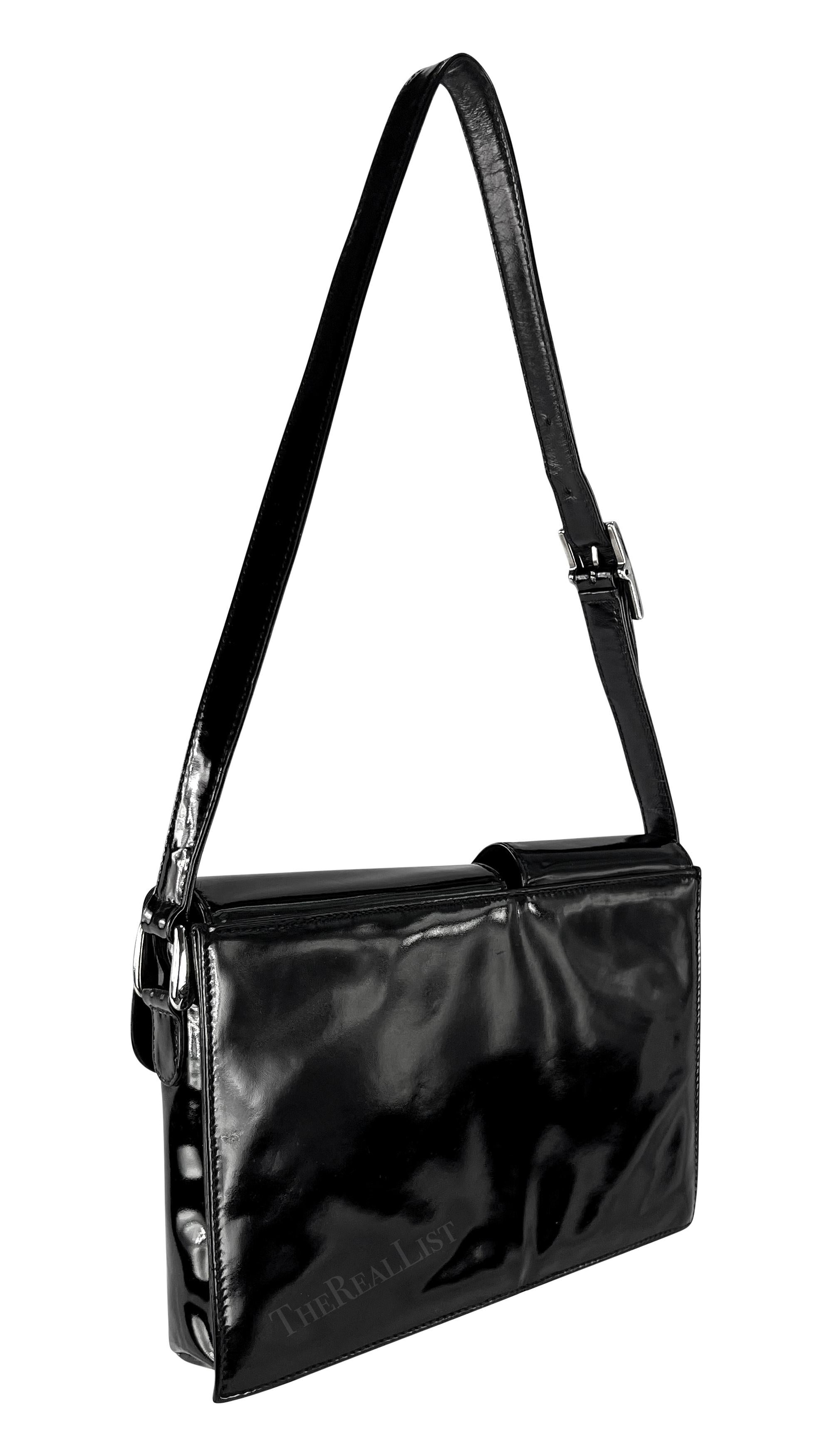 1990s Gucci by Tom Ford Patent Leather Double Pocket Black Shoulder Bag For Sale 1