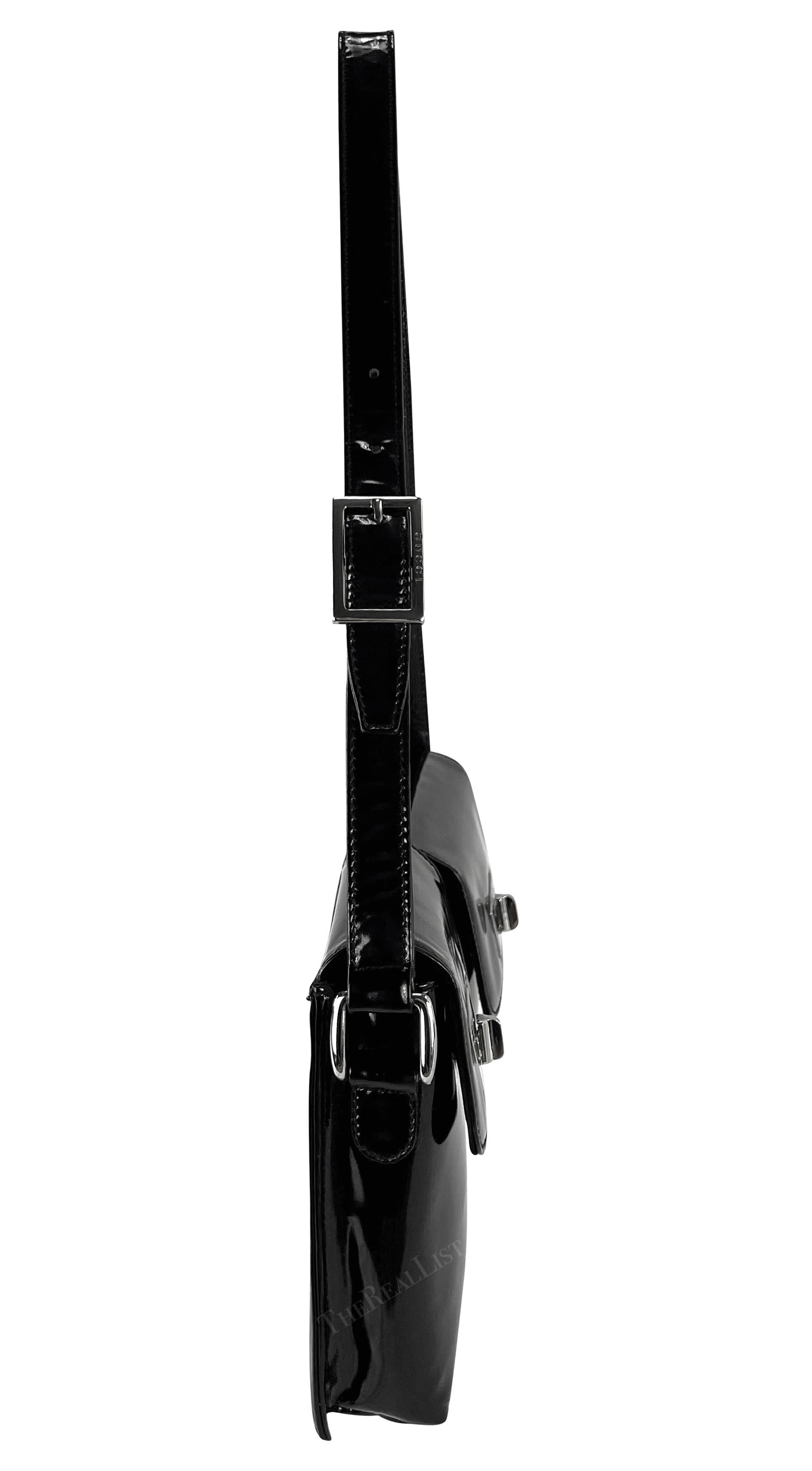 1990s Gucci by Tom Ford Patent Leather Double Pocket Black Shoulder Bag For Sale 4