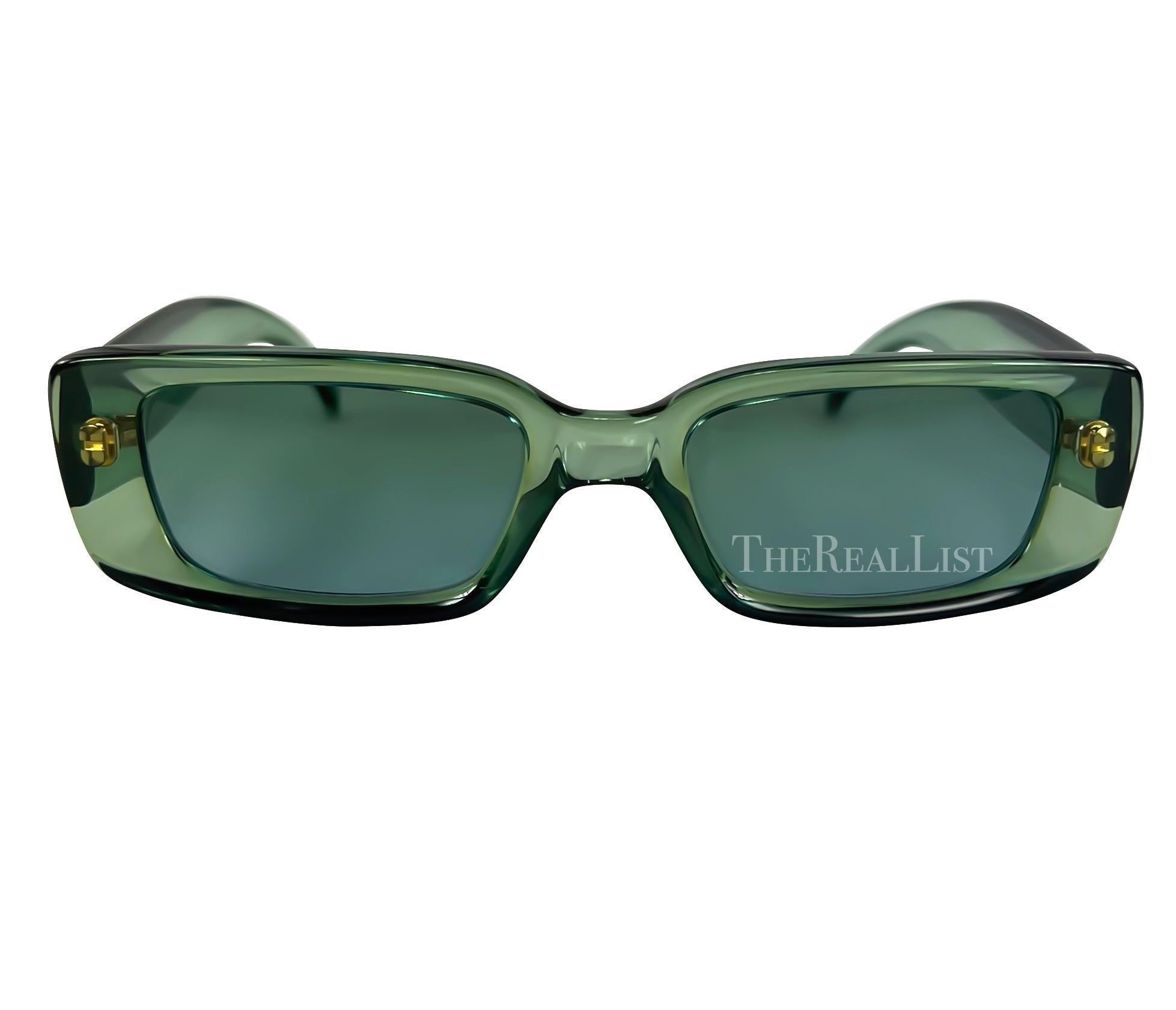 Gafas de sol Gucci by Tom Ford Square 'G' Logotipo Verde Transparente de los años 90 Gris en venta