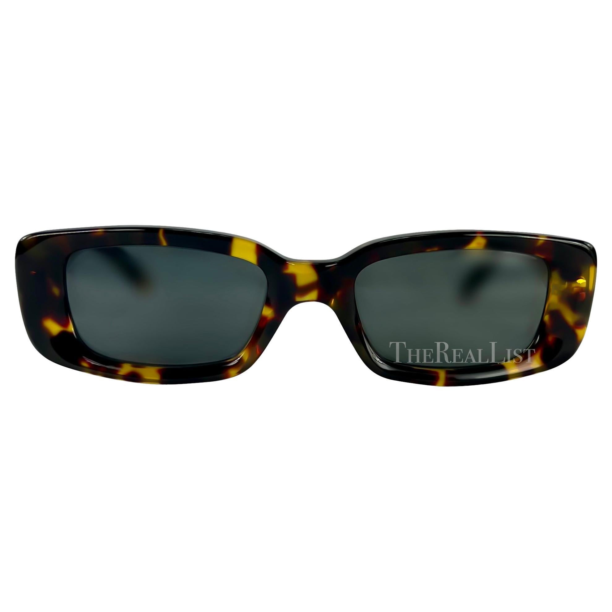 1990er Jahre Gucci by Tom Ford Quadratische „G“-Logo Schildpatt-Sonnenbrille  für Damen oder Herren im Angebot