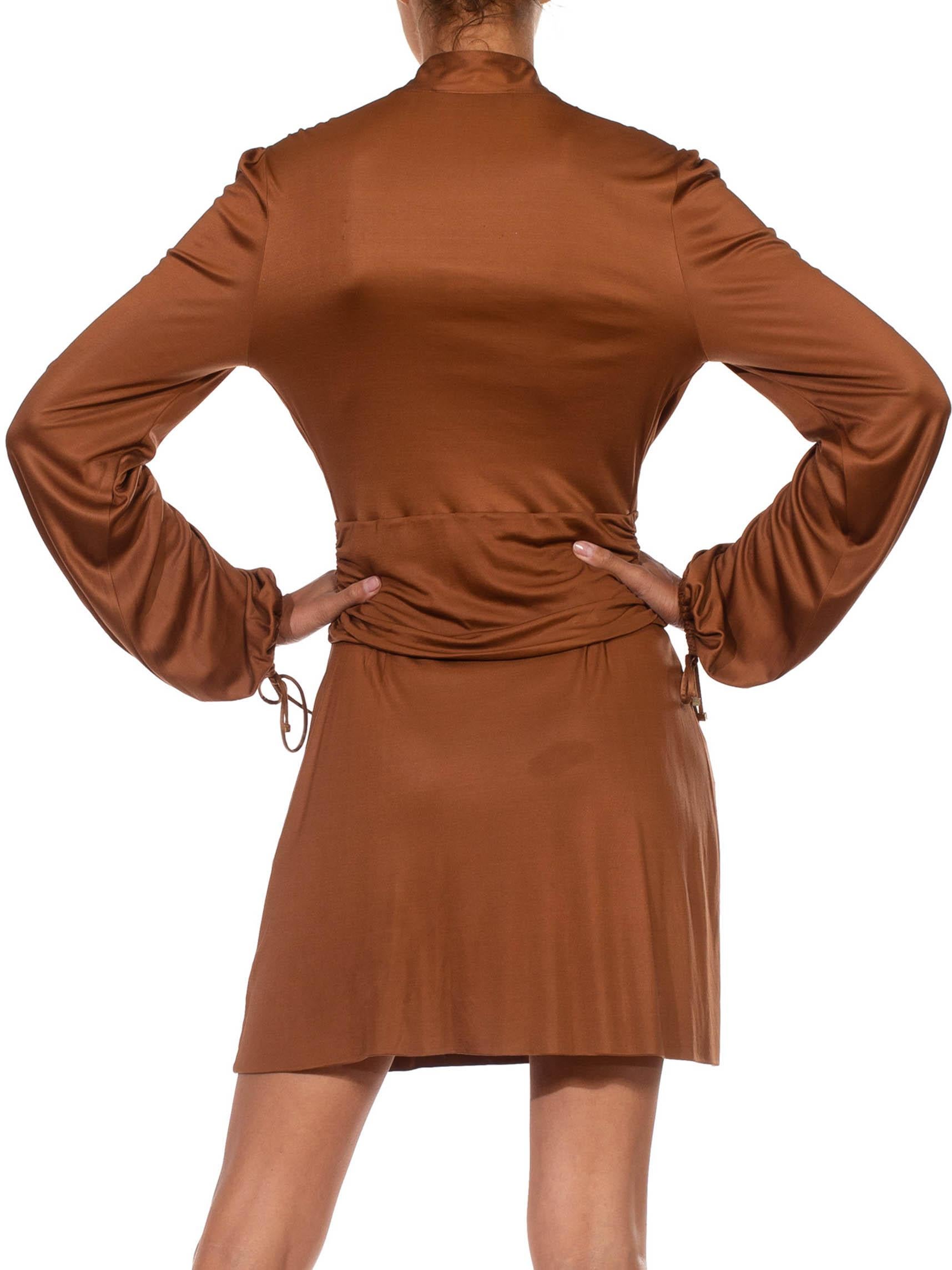 1990S GUCCI Caramel Brown Rayon Jersey Low Cut Mini Cocktail Dress With Sleeves For Sale 3