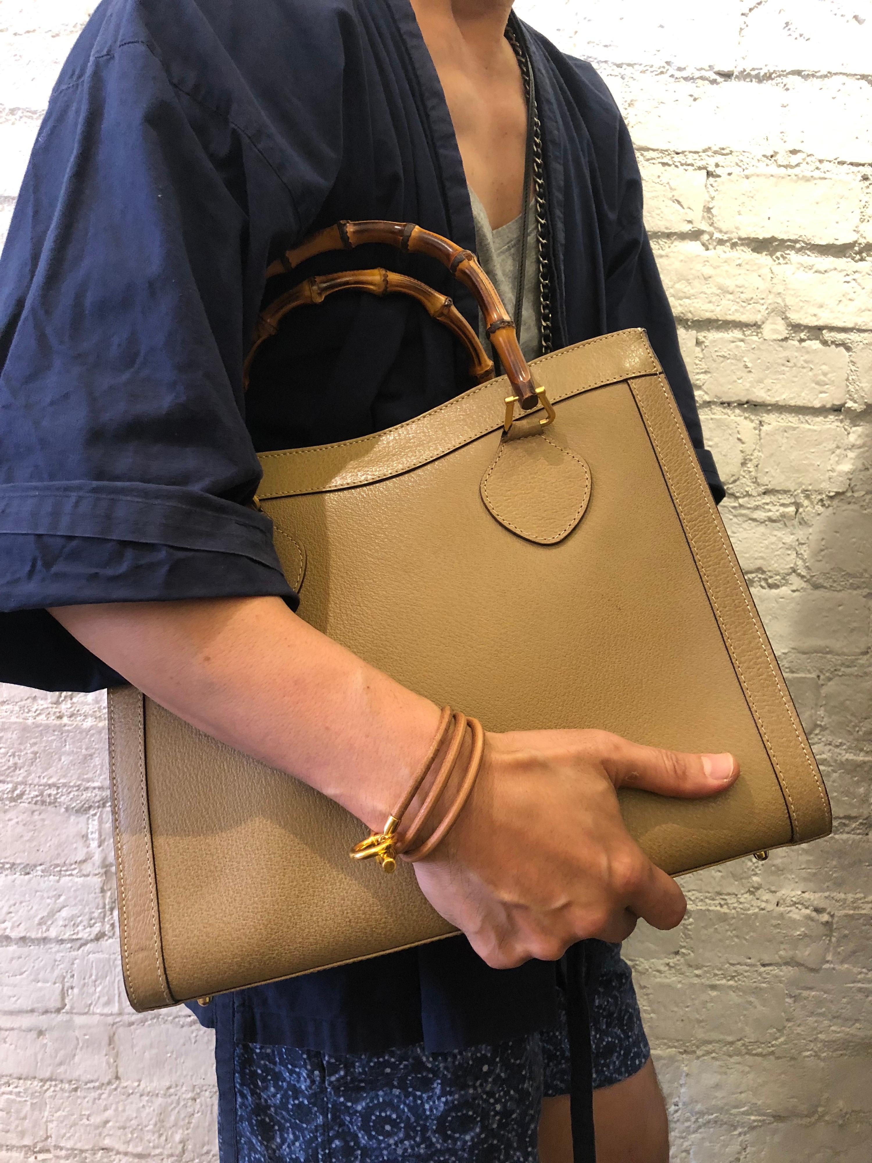 1990er Gucci Khaki Leder Bamboo Tote Prinzessin Diana Tote (Medium) (Braun)