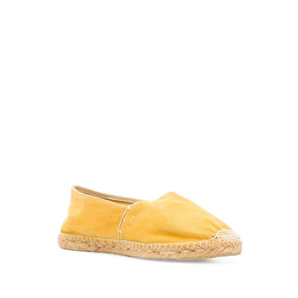Classic Gucci espadrilles in yellow suede and inner sole in beige logoed leather

Years: 90s

Made in France

Size: 39 UE

Height sole: 1,5