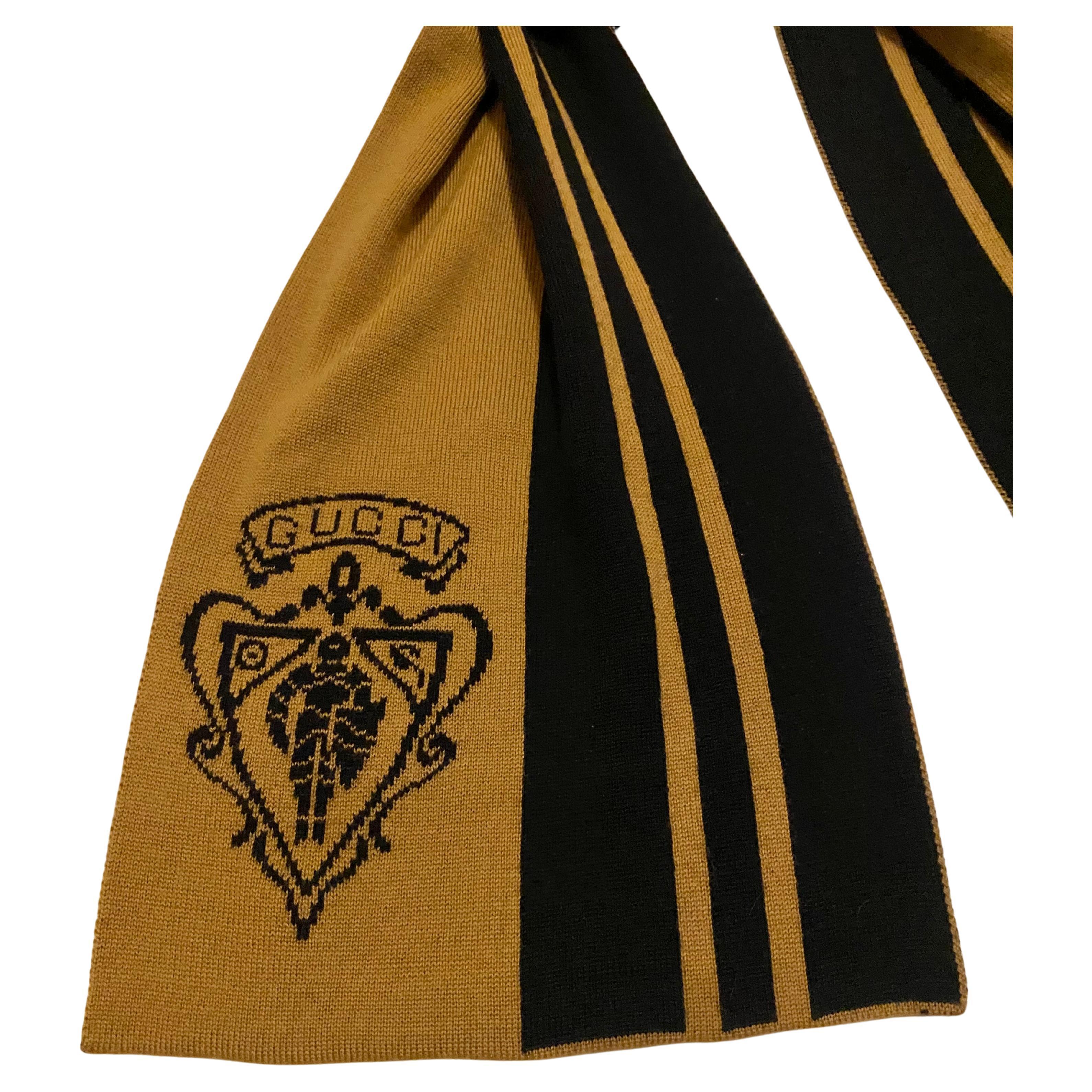 2000s Gucci Large Stripe Beige Black Logo Wool Scarf For Sale 2