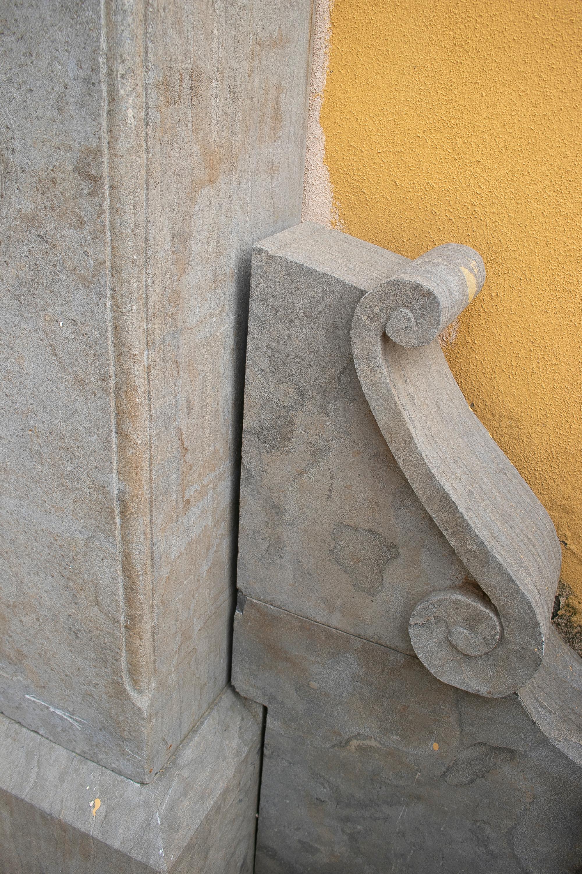 Hand-Carved 1990s Hand Carved Aged Stone Antique Reproduction Wall Fountain For Sale