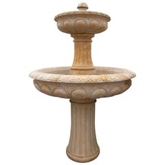 Fontaine en marbre sculptée à la main des années 1990 avec deux plats arrondis