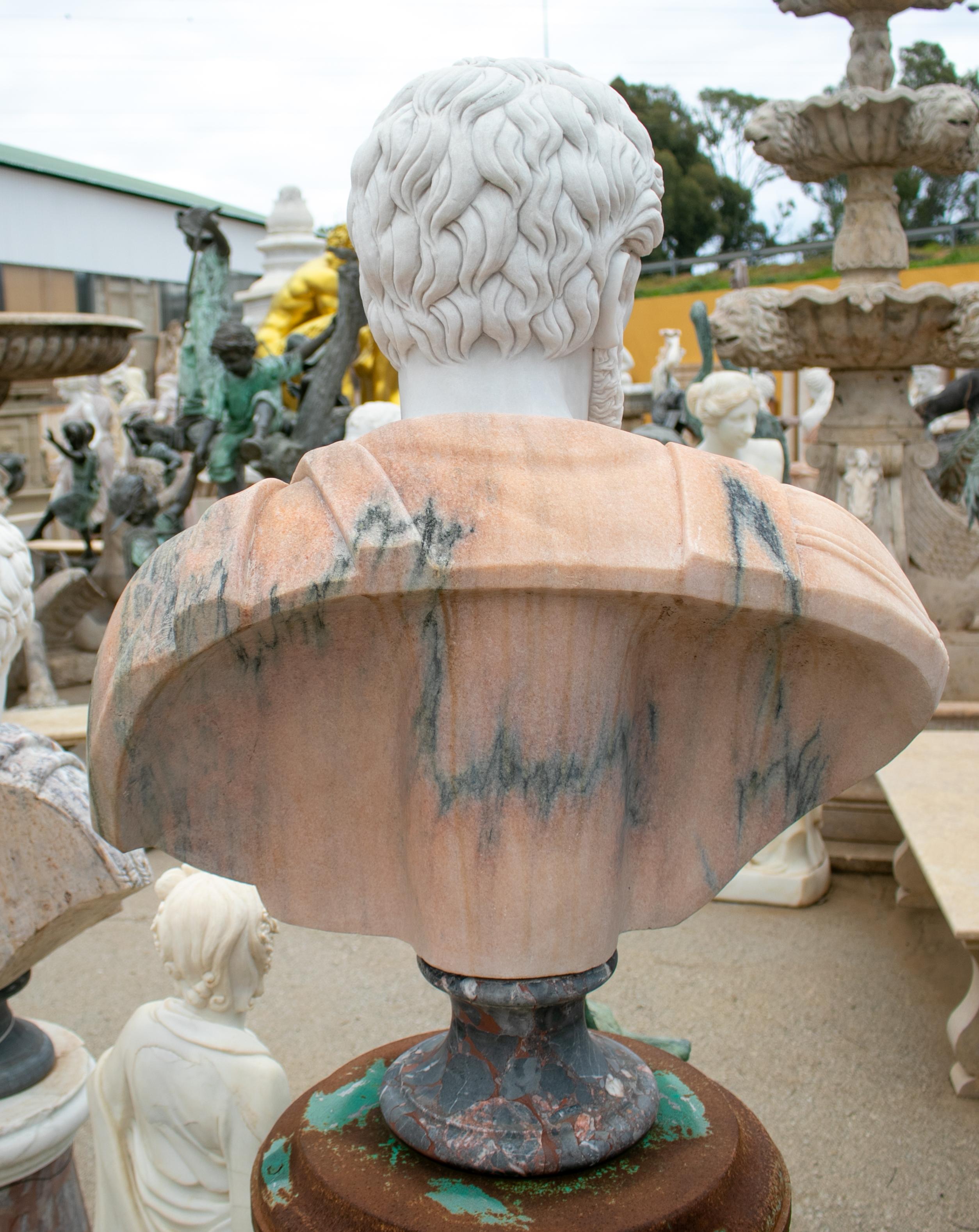 1990s Hand Carved Roman Bust in White Carrara and Portuguese Rosa Marble In Good Condition For Sale In Marbella, ES