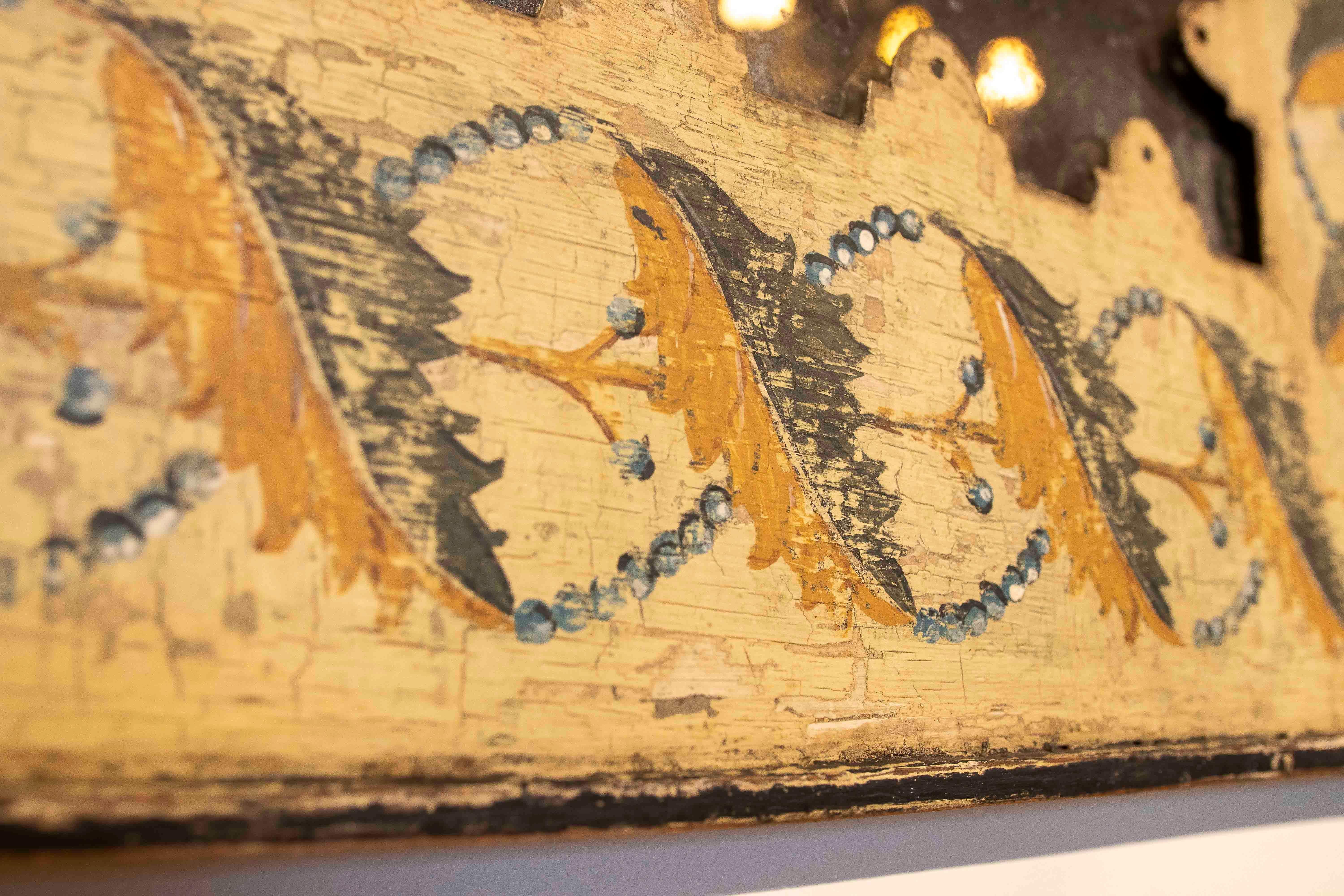 Specchio in stile antico dipinto a mano degli anni '90 con cornice e patina invecchiata in vendita 4