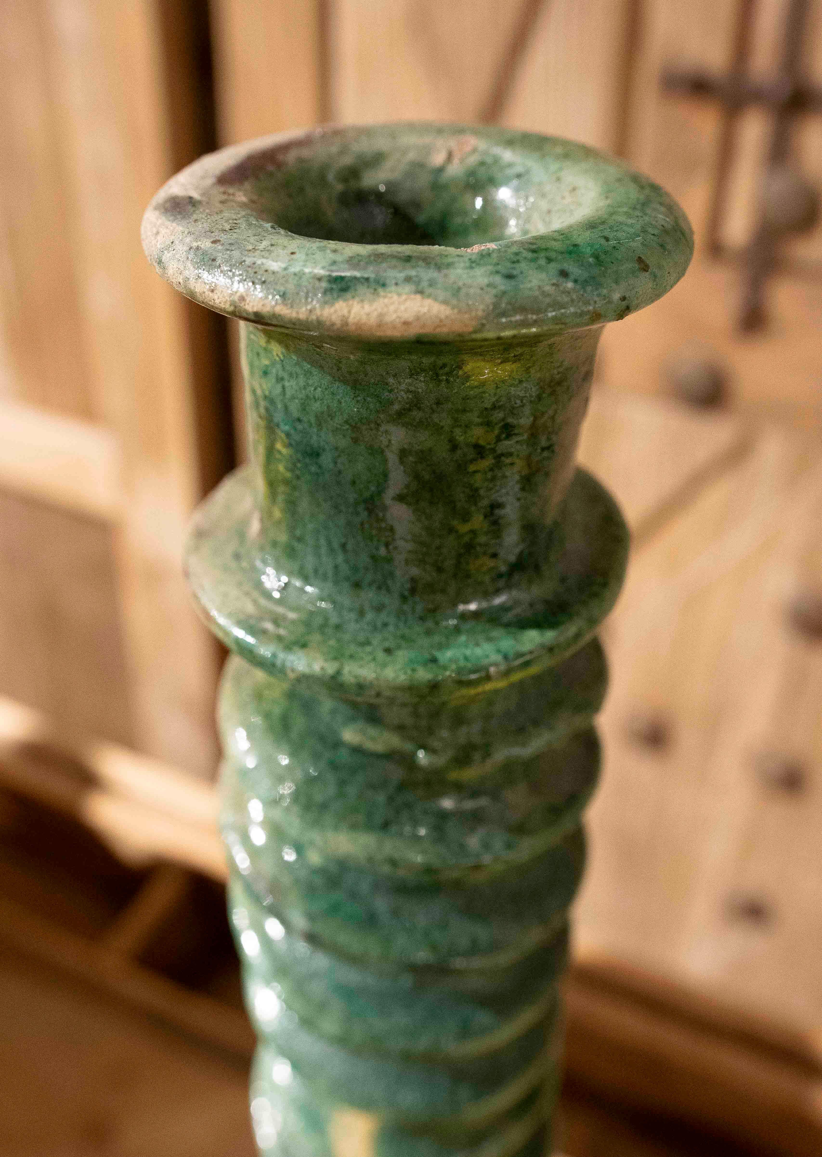 Candeliere marocchino verde con smalto rustico del 1990 realizzato a mano In condizioni buone in vendita a Marbella, ES