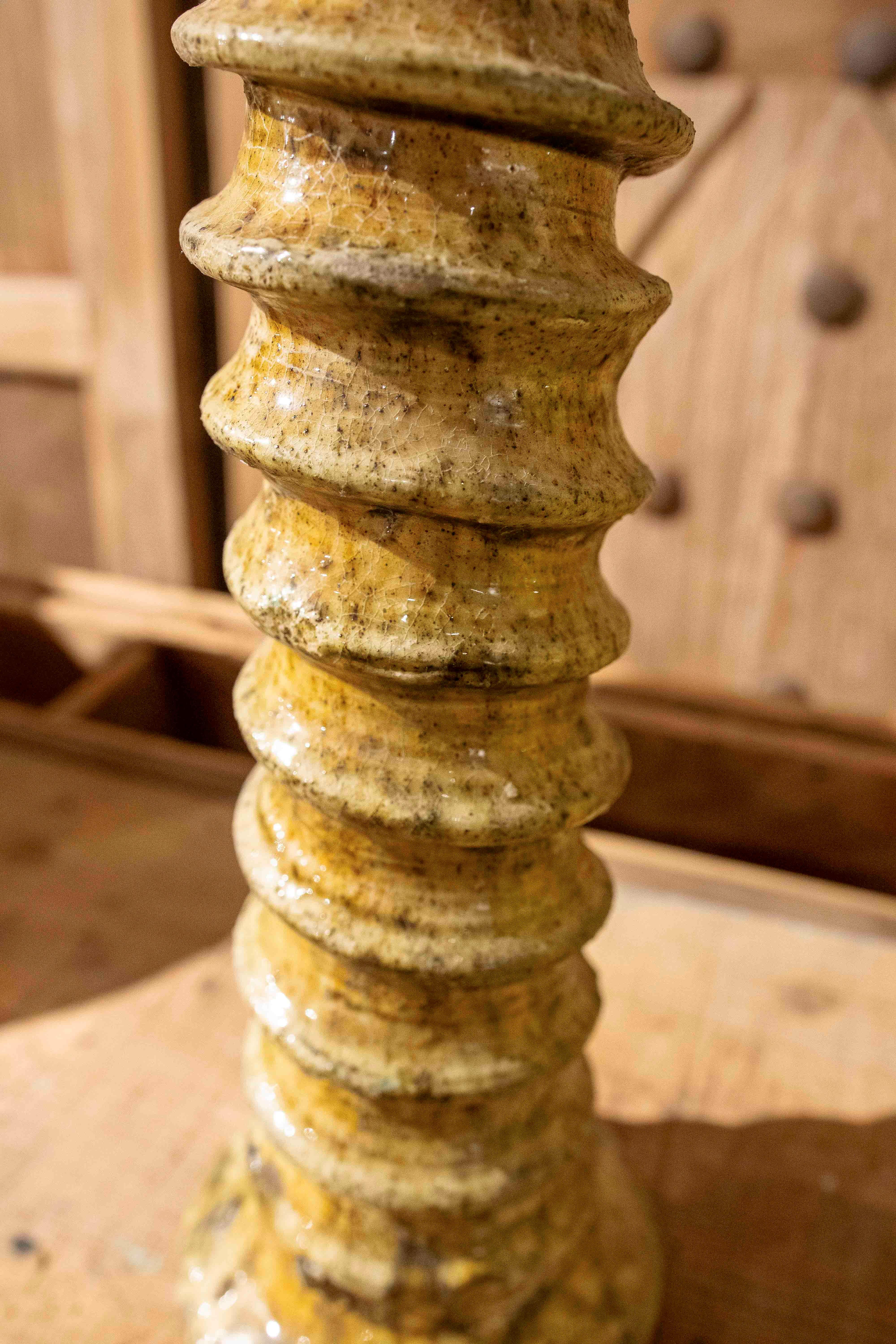 Ceramica Candeliere marocchino verde con smalto rustico del 1990 realizzato a mano in vendita