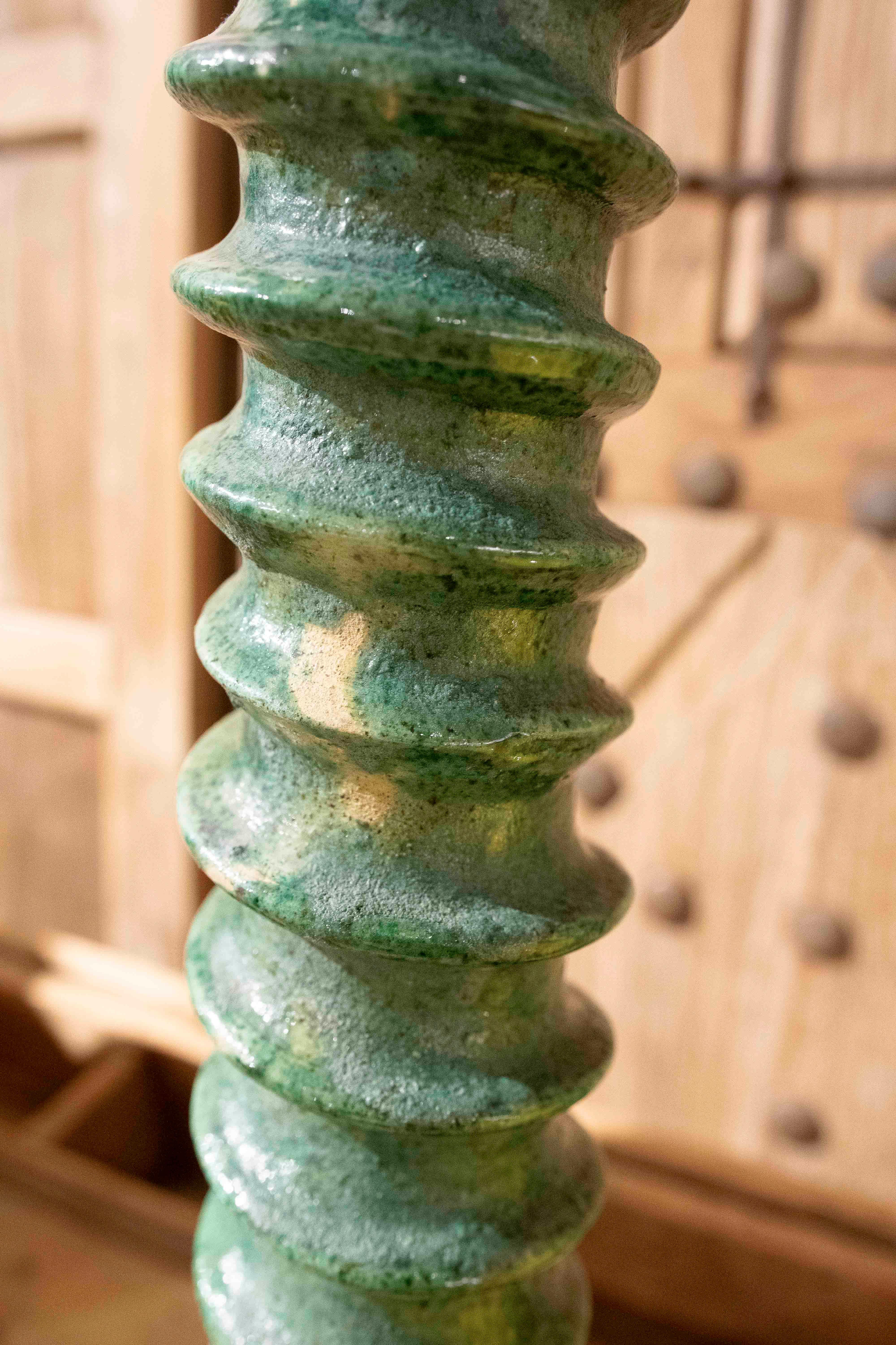 Ceramica Candeliere marocchino verde con smalto rustico del 1990 realizzato a mano in vendita