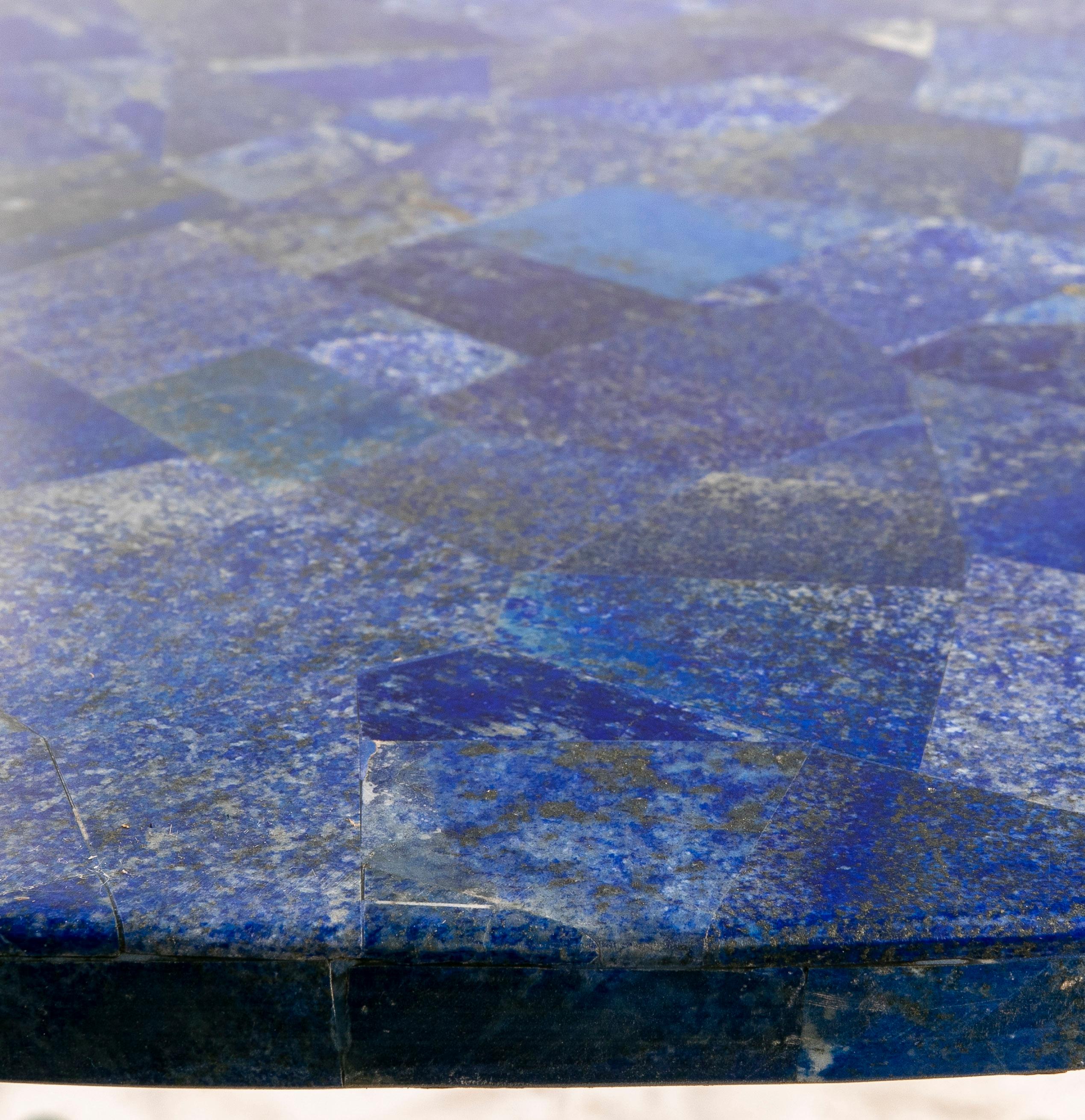 Haut de table rond en mosaïque de pierres semi-précieuses et de lapis-lazuli, fait à la main, années 1990 en vente 3