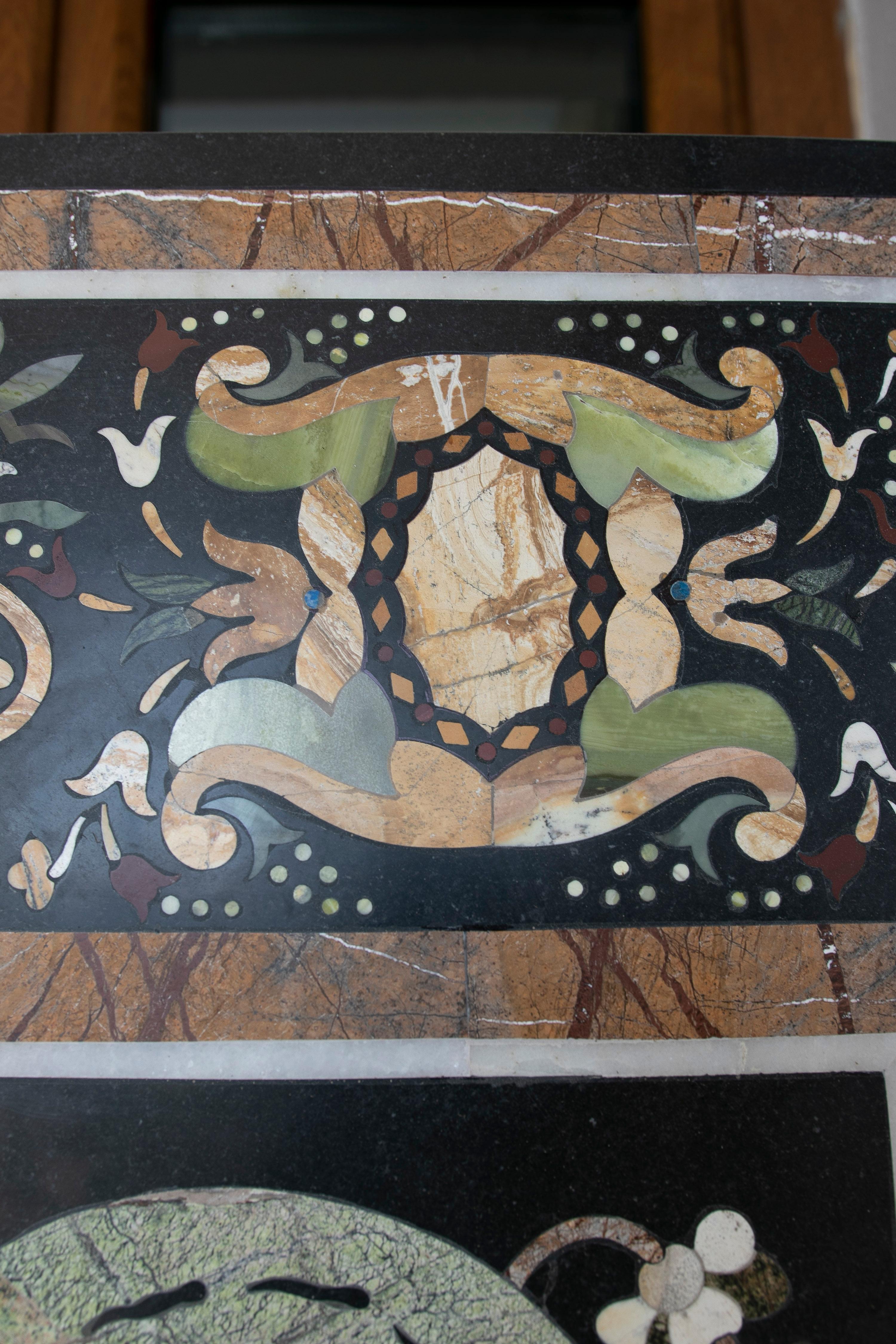 1990er Jahre Handgefertigte Pietra Dura Mosaik-Intarsien-Marmor-Tischplatte 1990er Jahre im Angebot 1