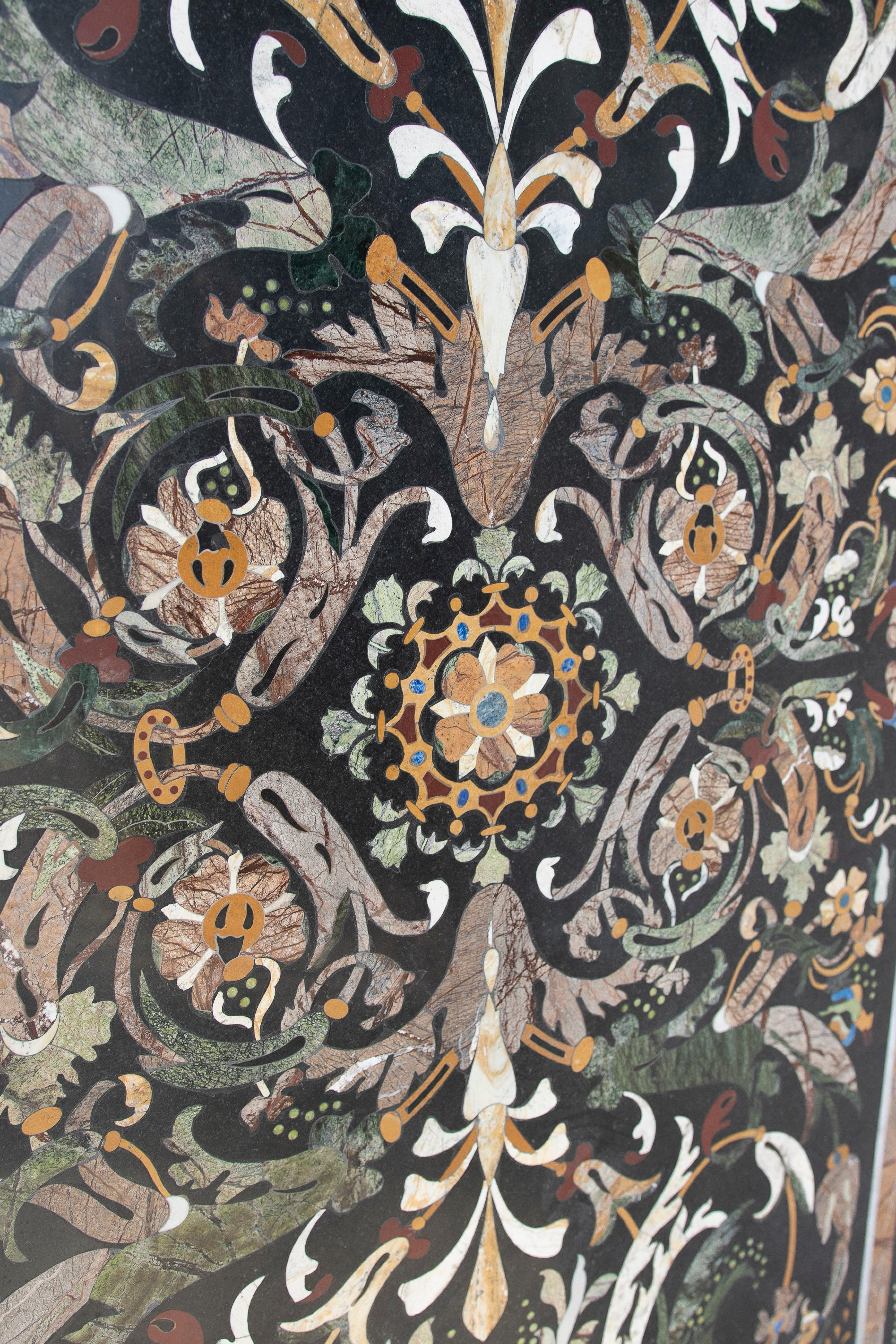 1990er Jahre Handgefertigte Pietra Dura Mosaik-Intarsien-Marmor-Tischplatte 1990er Jahre im Angebot 3