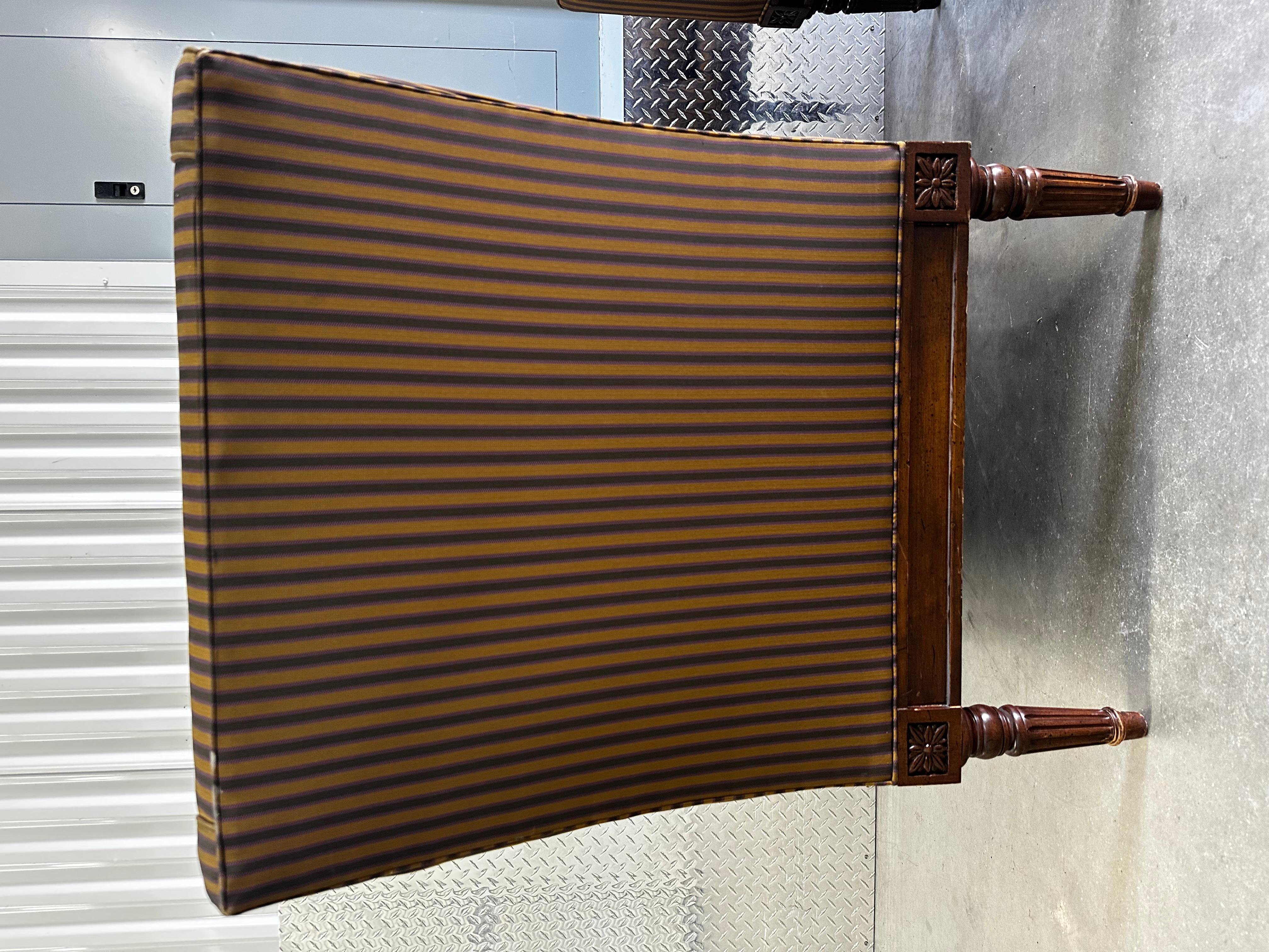Sedie da club in stile neoclassico Henderson Stripes Down degli anni '90, Set di 2 in vendita 5