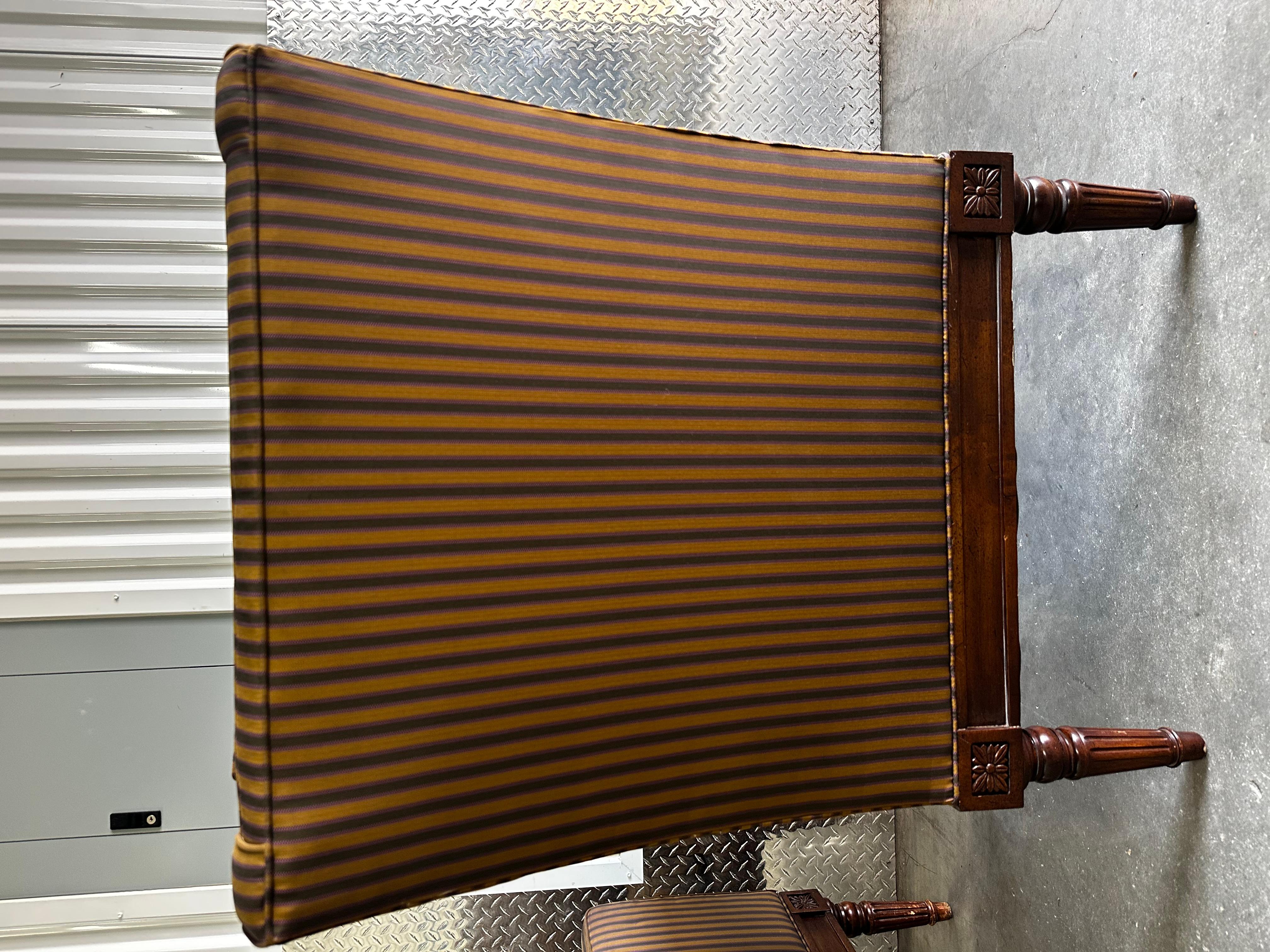 Sedie da club in stile neoclassico Henderson Stripes Down degli anni '90, Set di 2 in vendita 6