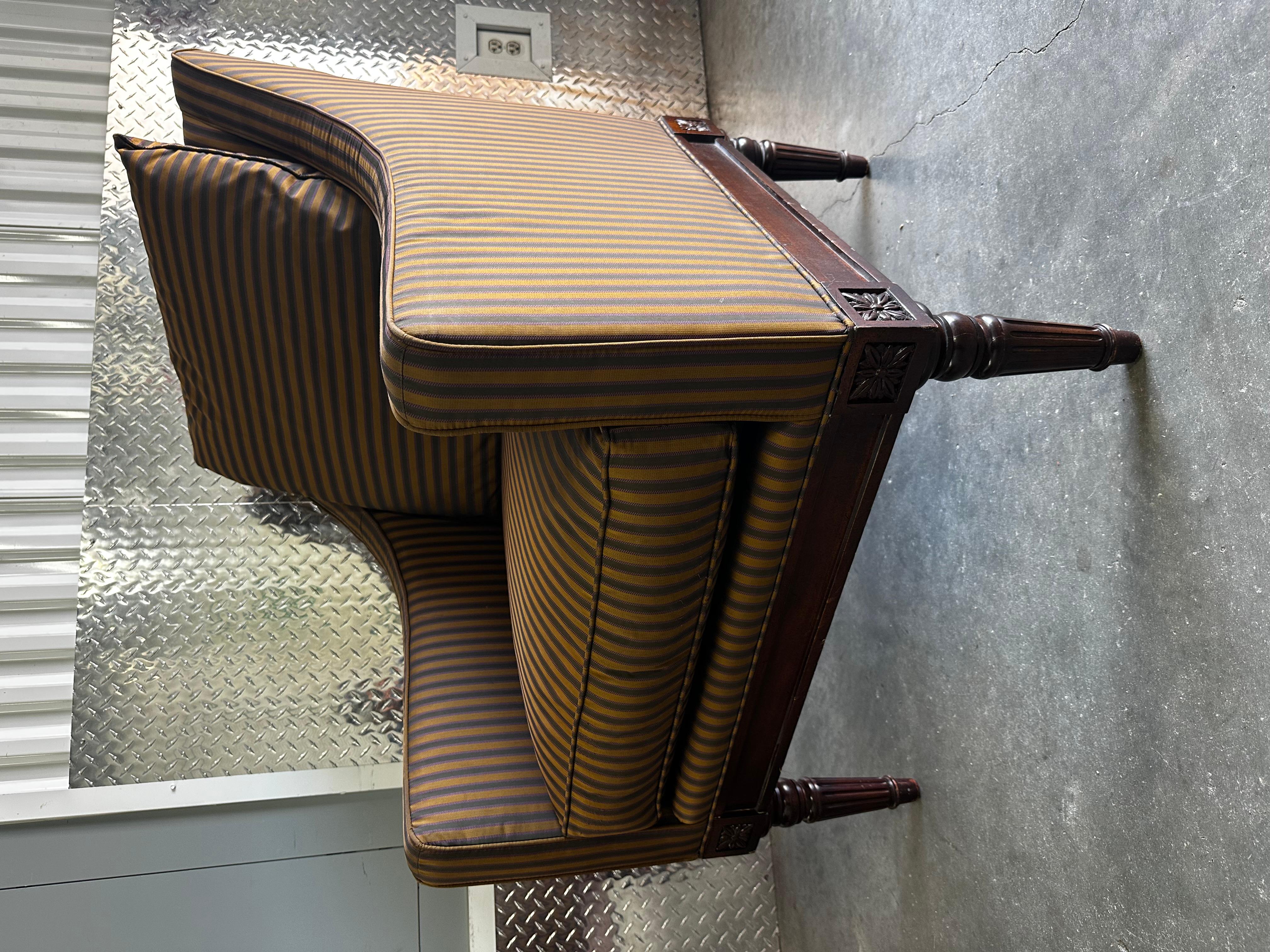 Tappezzeria Sedie da club in stile neoclassico Henderson Stripes Down degli anni '90, Set di 2 in vendita