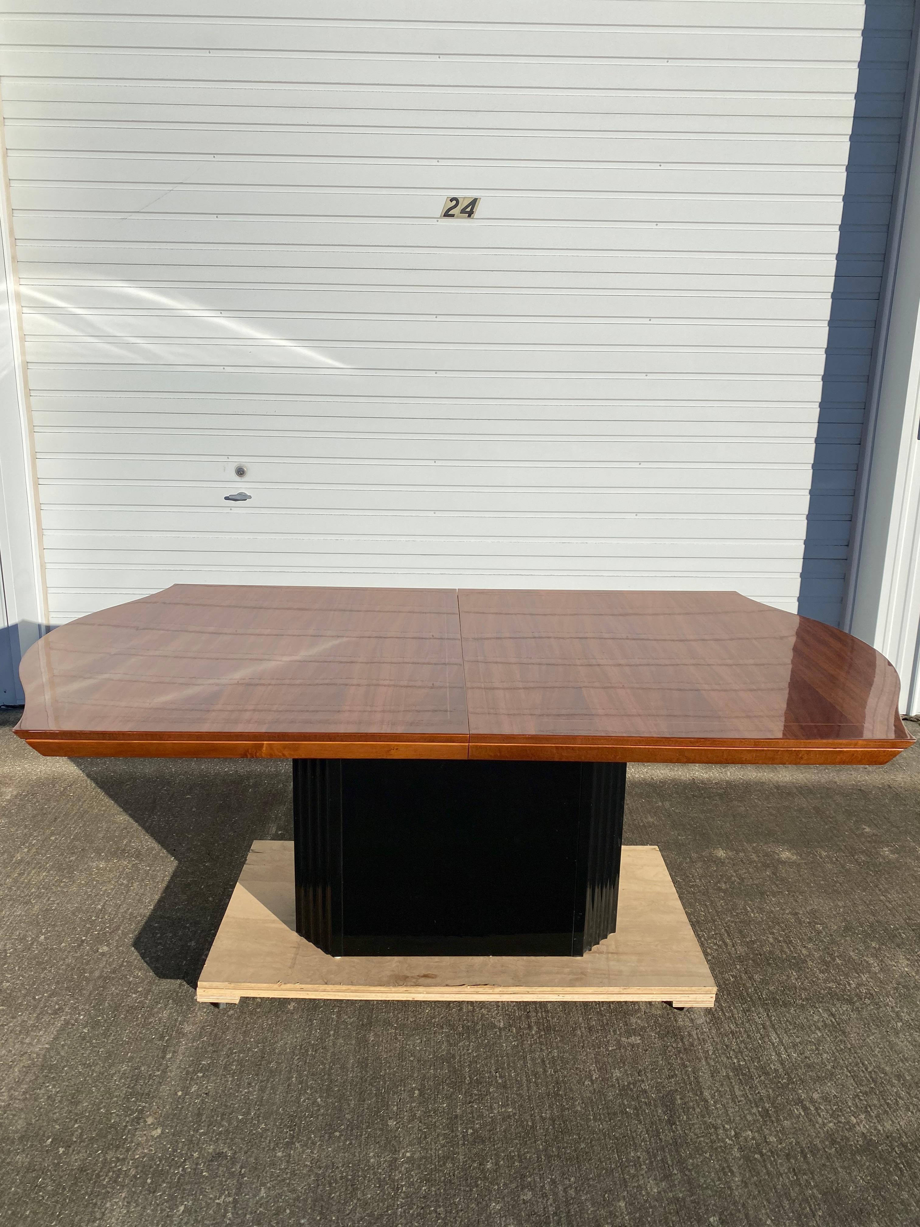 1990's Henredon Art Deco Style Dining Table. There a few scratches on the top due to age but overall in great condition and a great addition to an art deco lover! Matching chairs available.

Measurements:

80ʺW × 44ʺD × 29.25ʺH

101