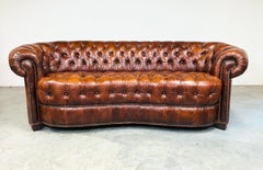 Sofá Chesterfield Crescent de Henredon de los años 90, de cuero marrón, con capitoné