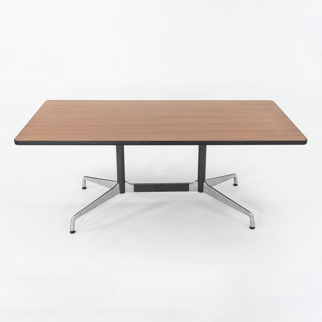 Mesa de comedor segmentada / mesa de conferencias Herman Miller Eames de los años 90 en roble oscuro en venta 5