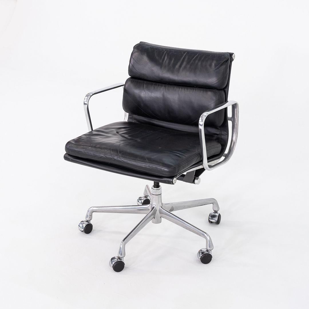 Silla de escritorio Eames Soft Pad Management de Herman Miller de los años 90 en cuero negro en venta 3