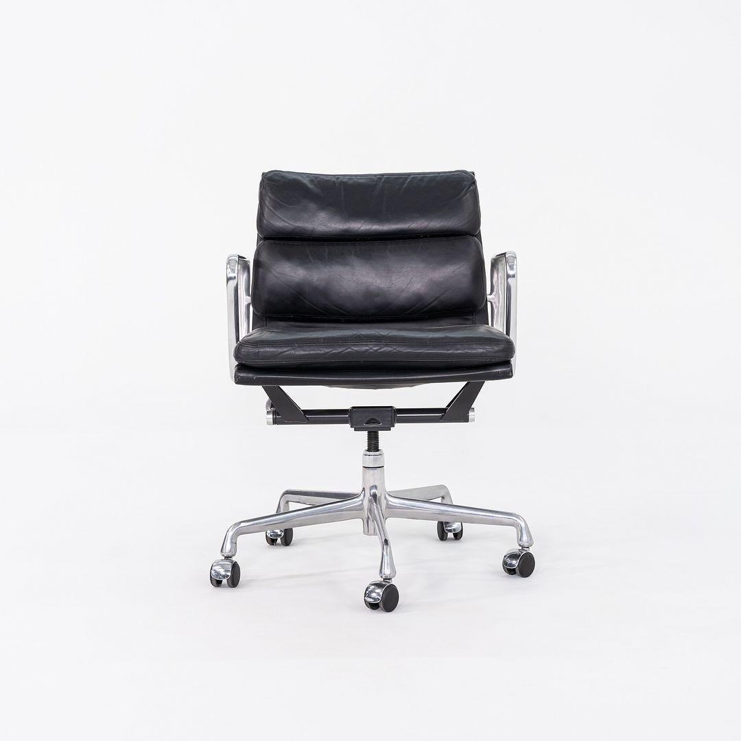 Silla de escritorio Eames Soft Pad Management de Herman Miller de los años 90 en cuero negro en venta 4