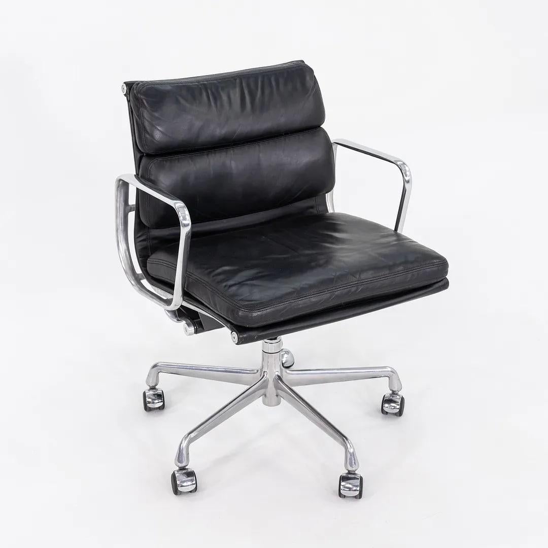 Silla de escritorio Eames Soft Pad Management de Herman Miller de los años 90 en cuero negro en venta 5