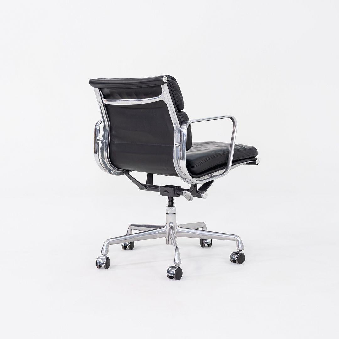 Silla de escritorio Eames Soft Pad Management de Herman Miller de los años 90 en cuero negro Aluminio en venta