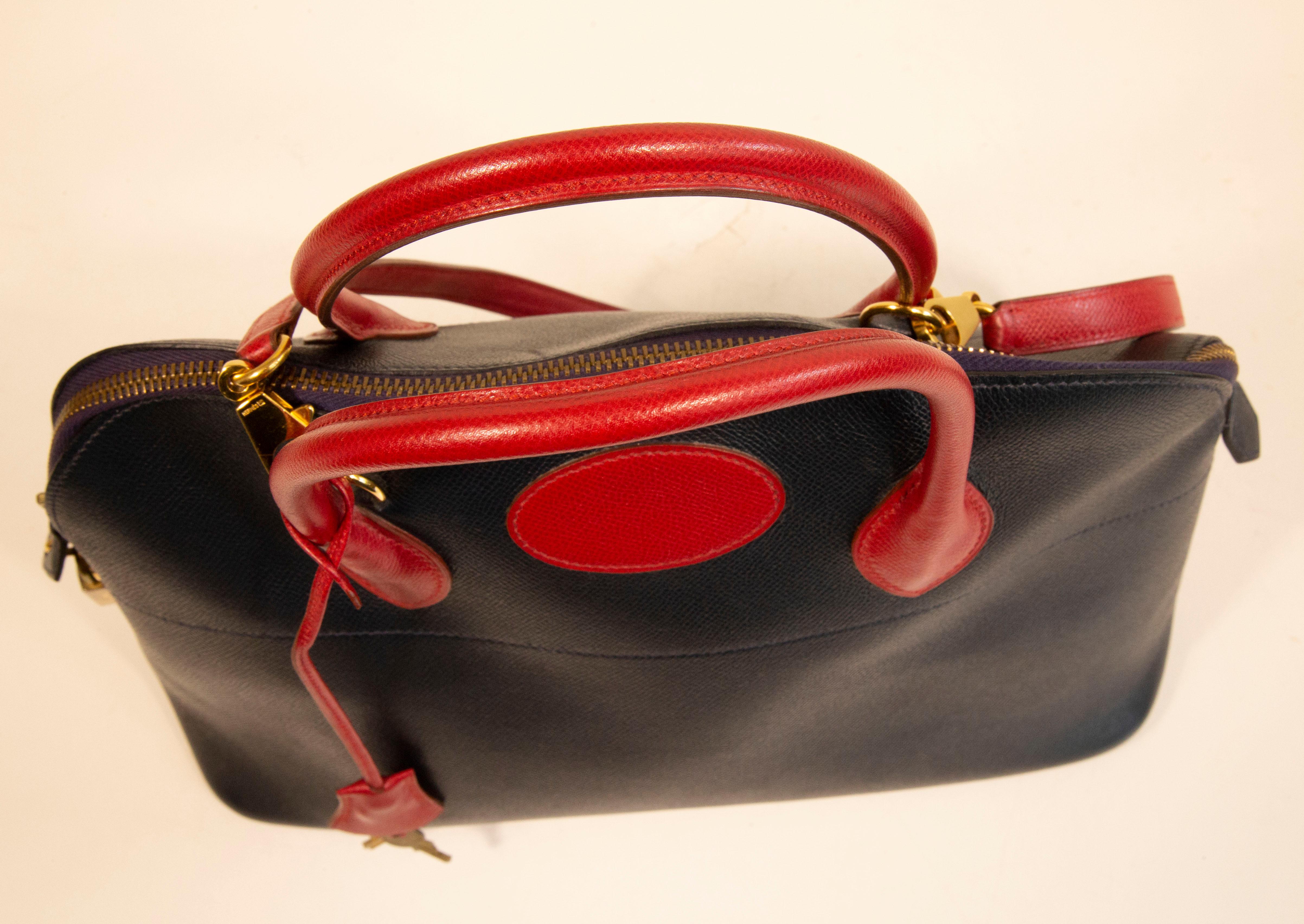 1990s Hermes Bolide 35 Bag in Navy Blue and Red Leather For Sale 4
