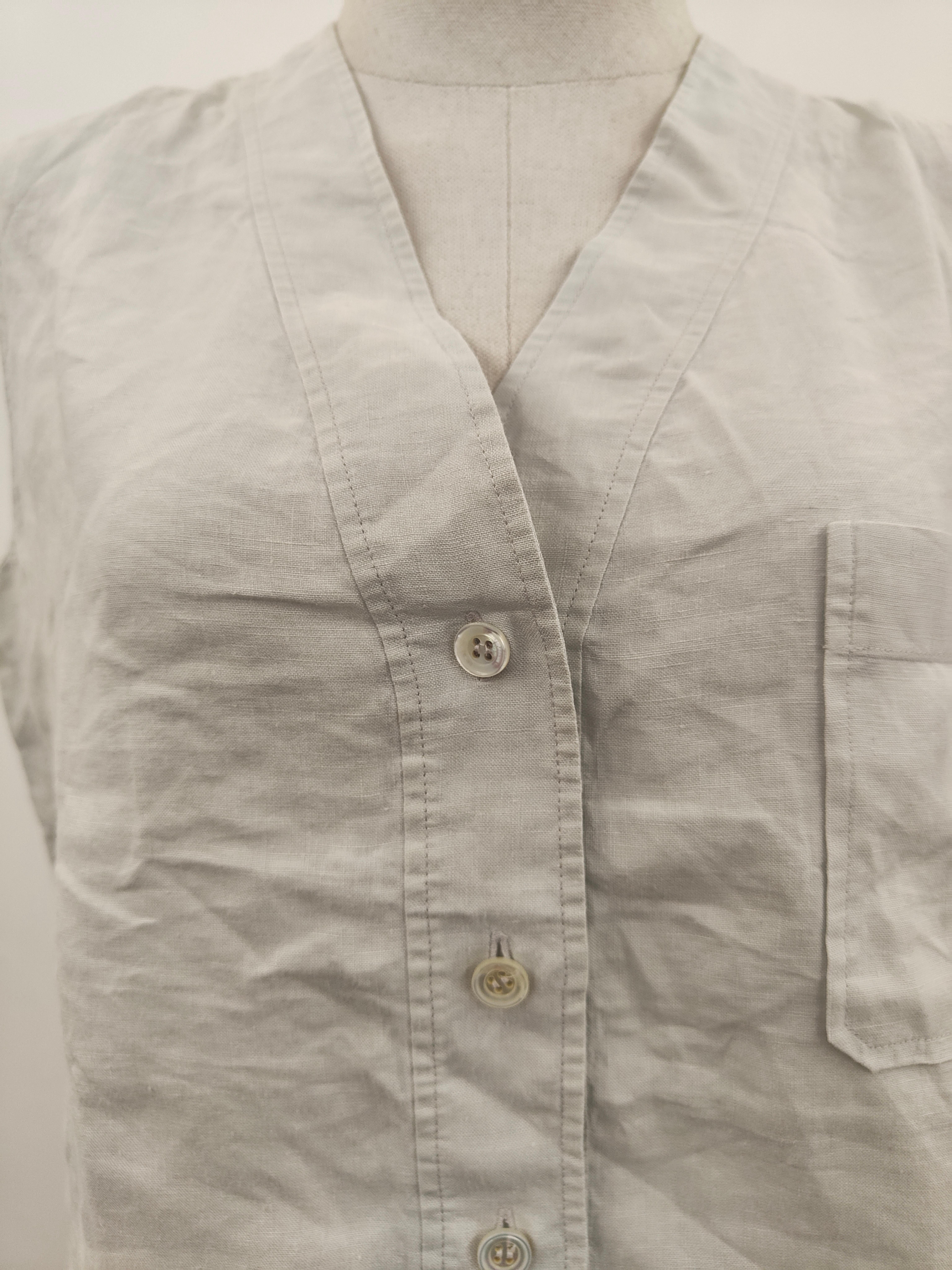 Women's or Men's 1990s Hermès linen light blue shirt - vest For Sale
