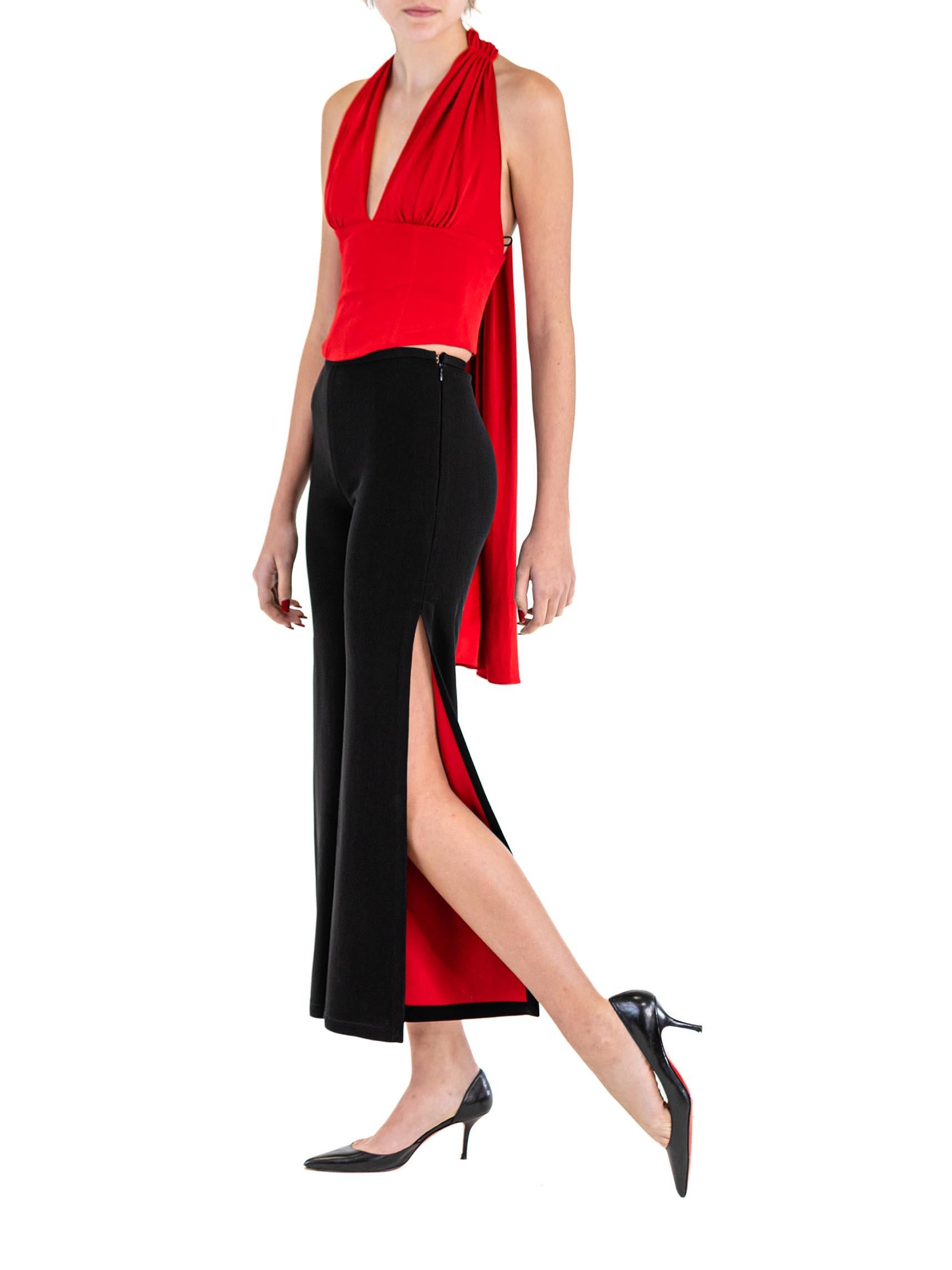 1990S HERVE LEGER Rosso rubino e nero Rayon Lycra Jersey Top profondo V Pantaloni Ensemble in vendita 2