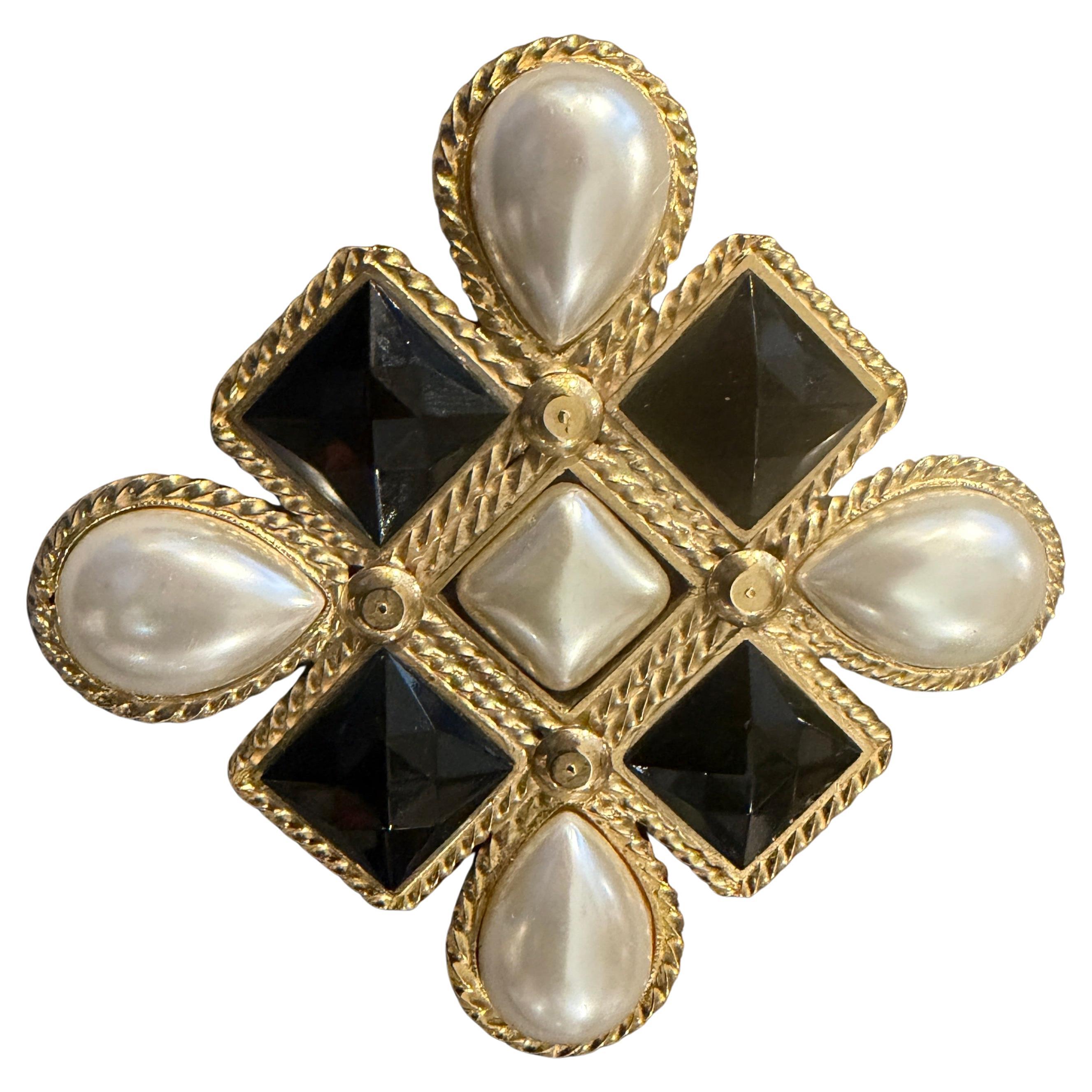 1990s High Quality Costume Jewelry Italian Big Brooch