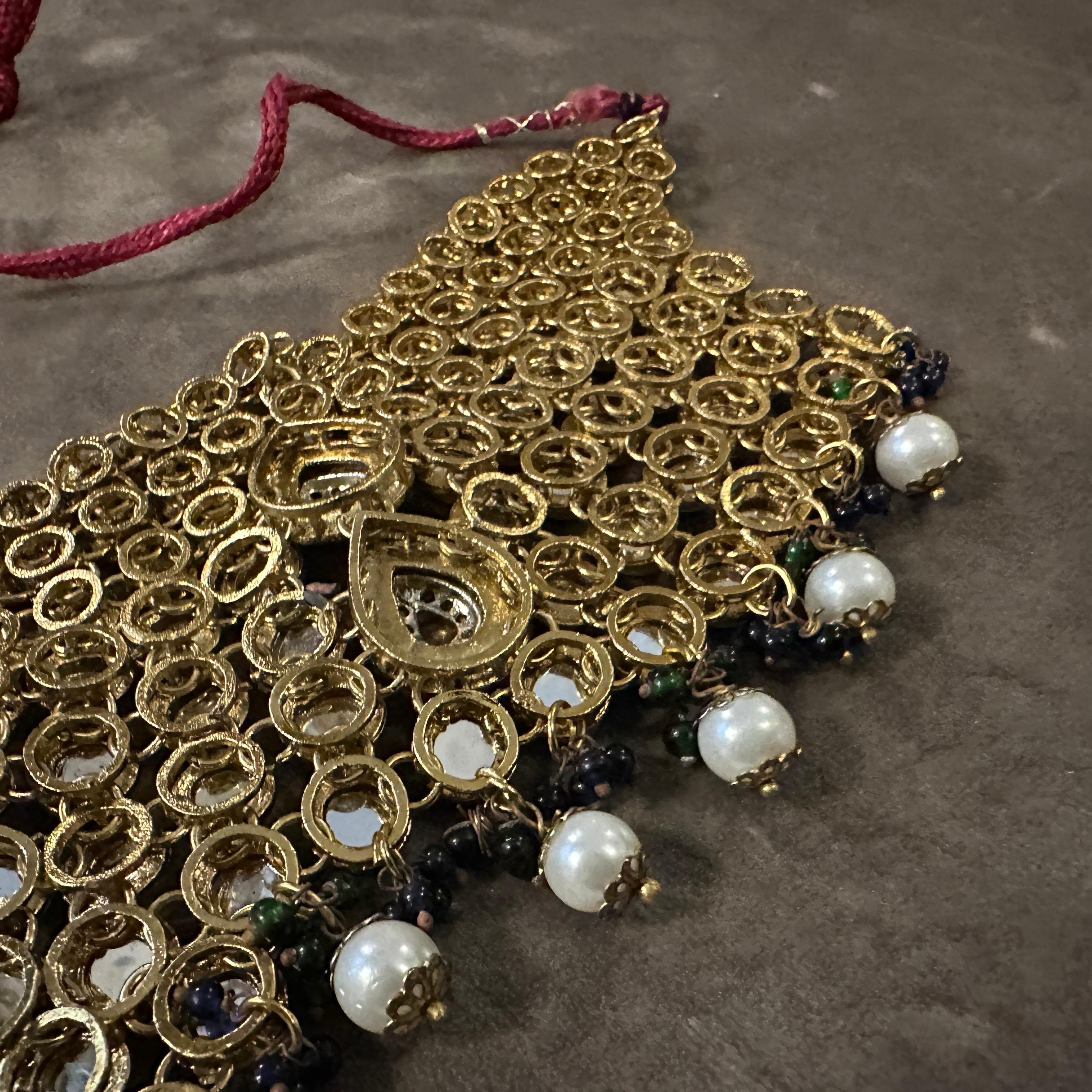 Collana indiana di alta qualità a più fili in stile Kundan del 1990 in vendita 4
