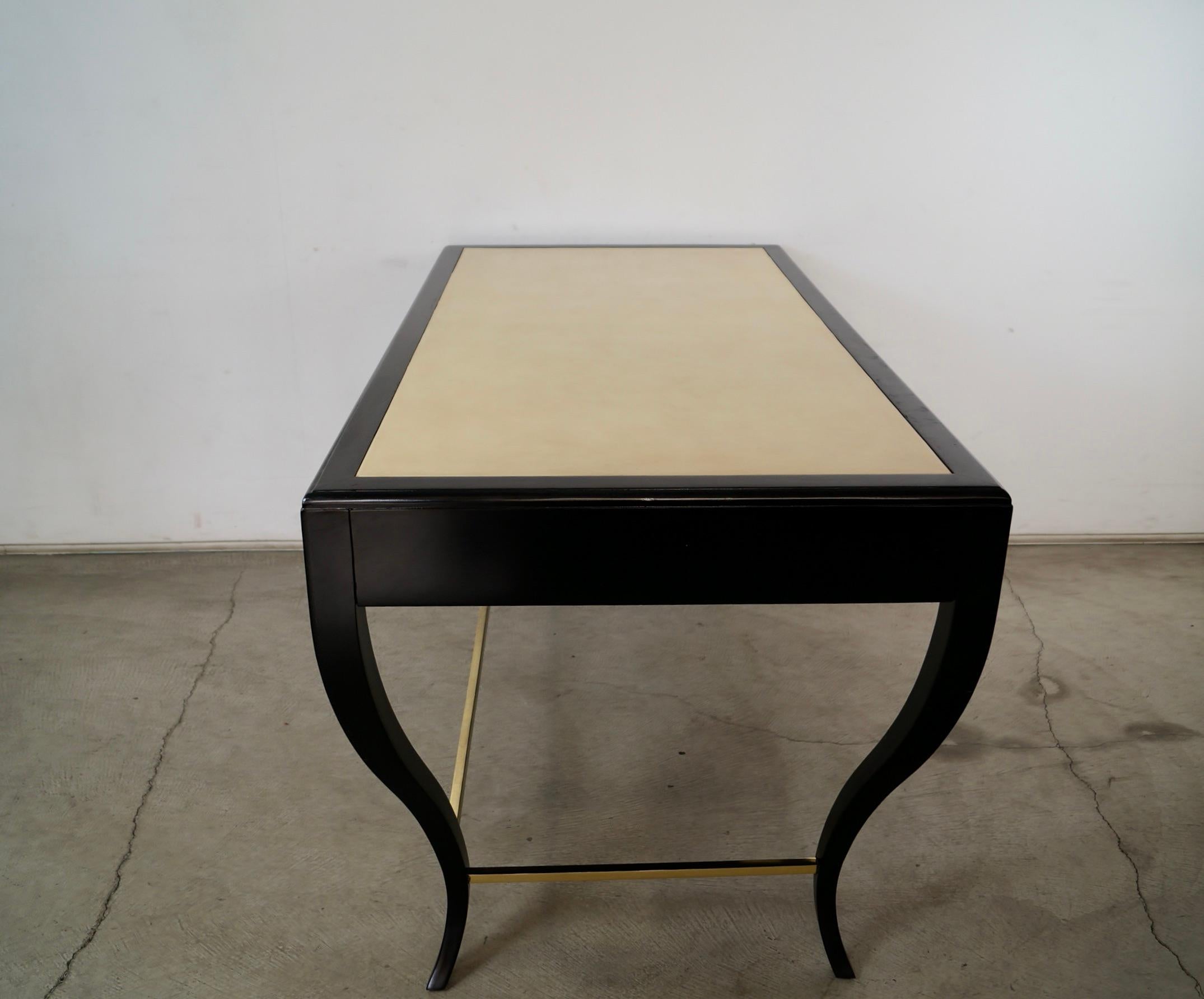1990's Hollywood Regency Century Furniture Escritorio lacado en negro y cuero en venta 5