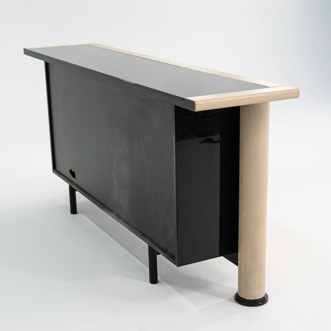 1990 i4 Mariani per Pace Collection Summit Credenza con frontale rivestito in pelle avorio in vendita 3