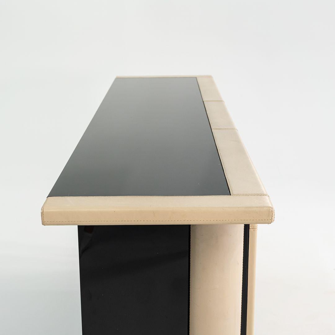 1990 i4 Mariani per Pace Collection Summit Credenza con frontale rivestito in pelle avorio in vendita 2