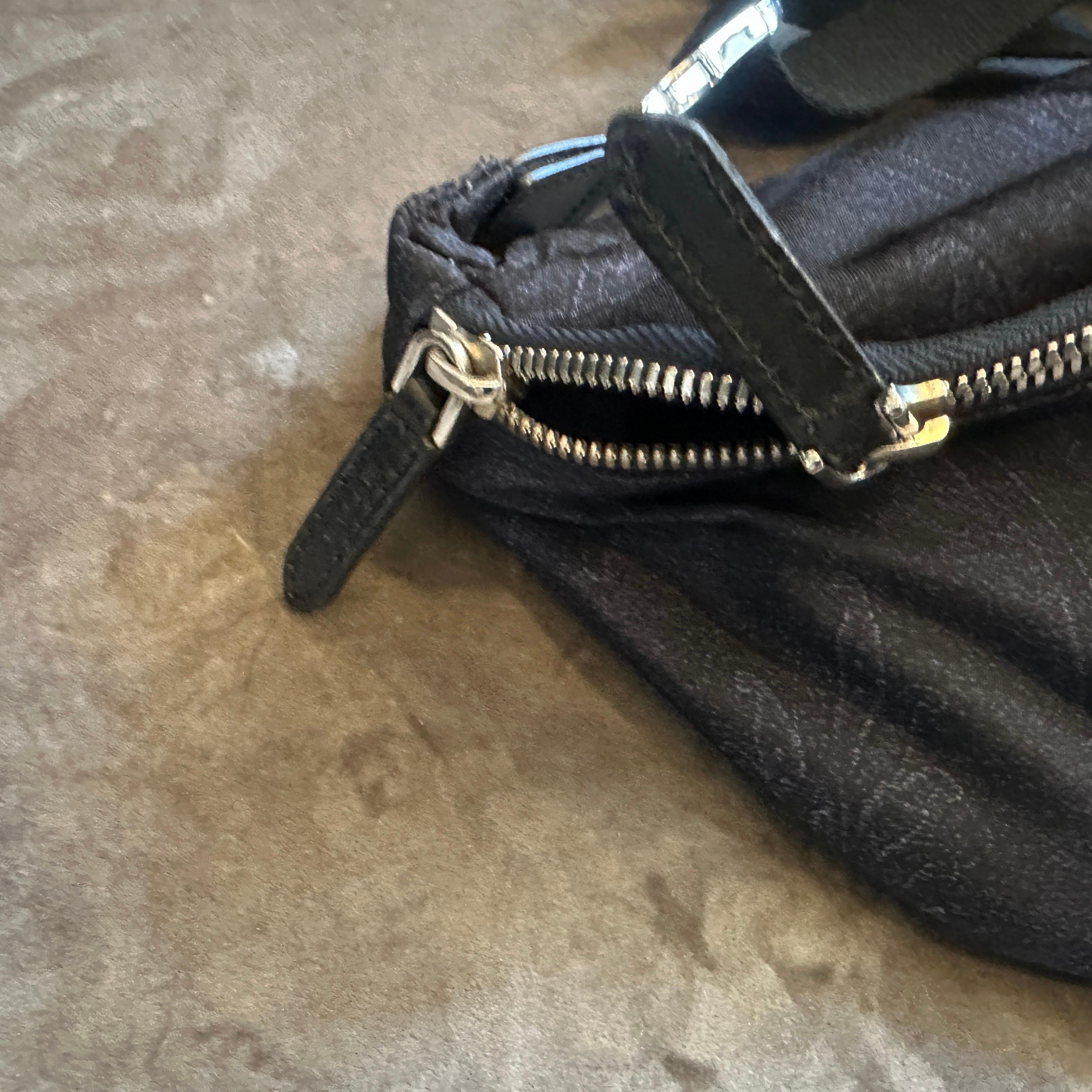 Riñonera icónica de tela de cachemira azul de los años 90 de Etro Milano en venta 6