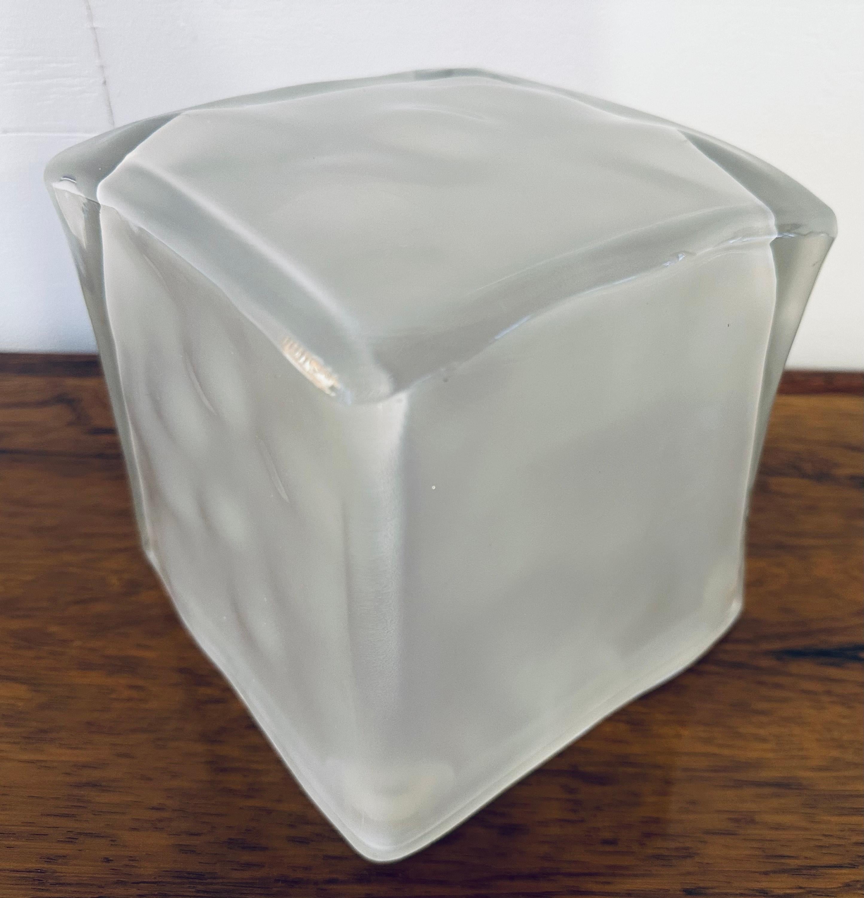 1990s IKEA Swedish Frosted Iconic Iced Glass Cube 'Iviken' Table Lamp  For Sale 3