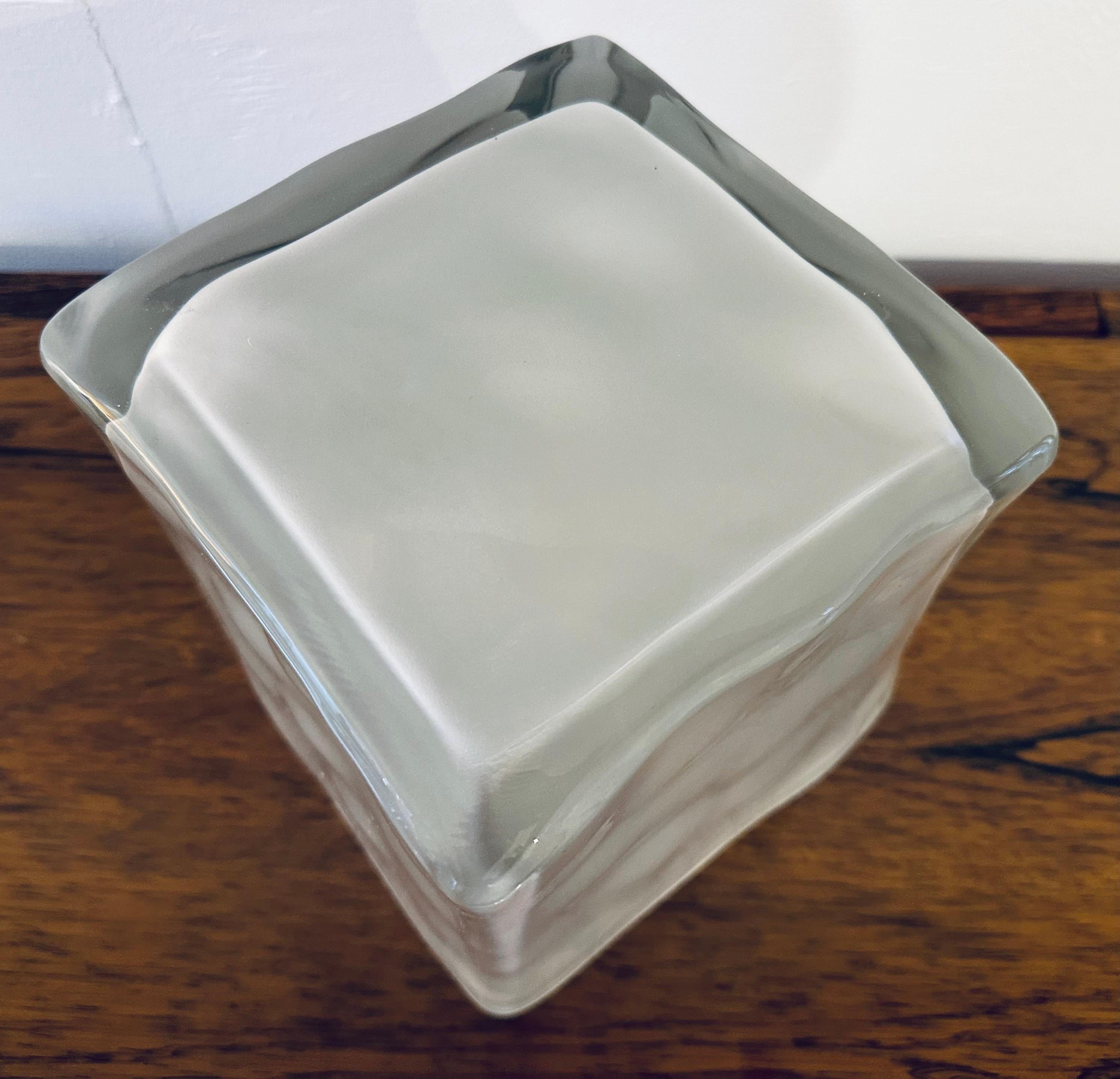 Lámpara de sobremesa sueca IKEA de los años 90 con forma de cubo de cristal esmerilado 