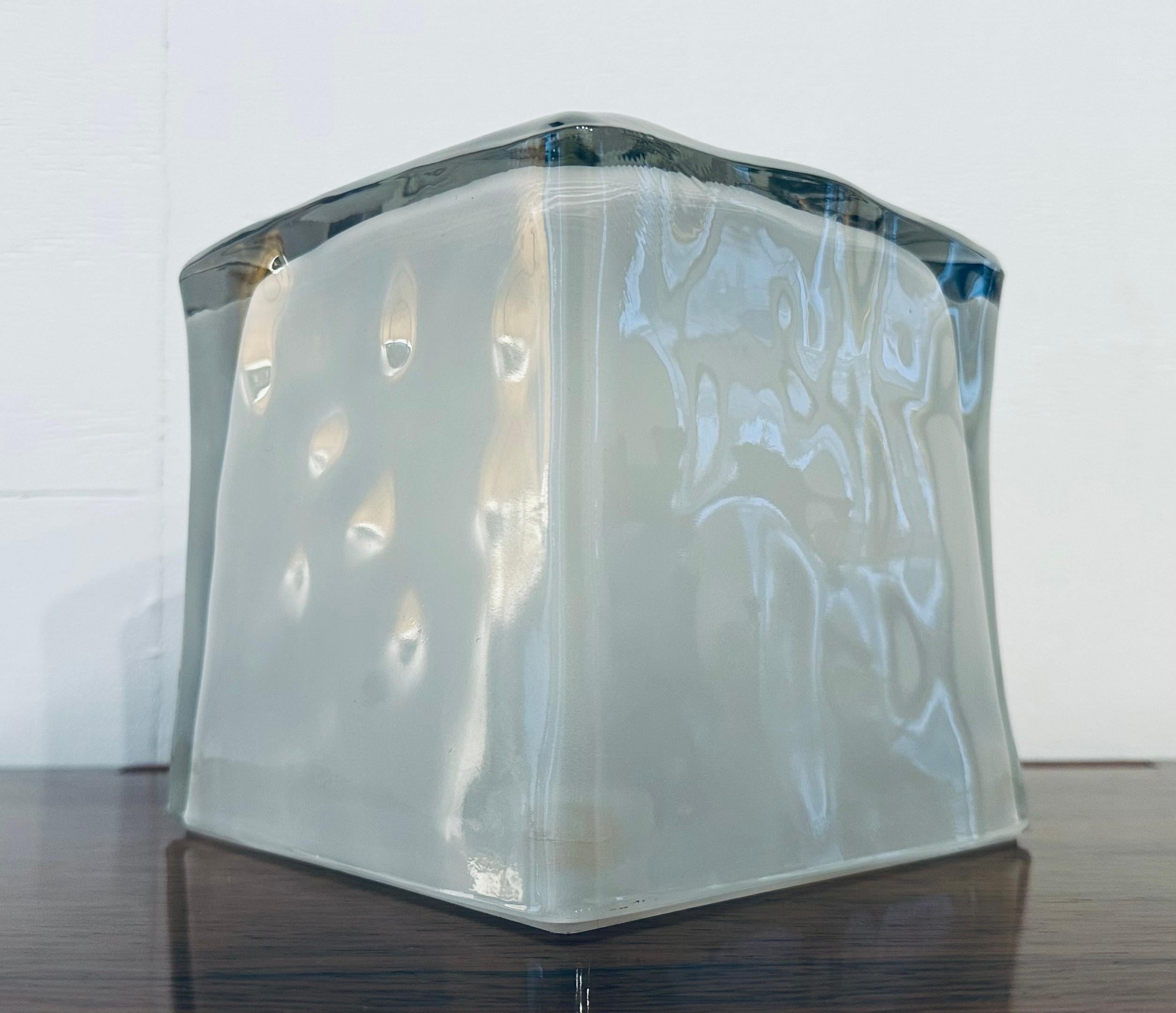 Lampe de bureau Swedish Frosted Iconic Cube 'Iviken' (années 1990) en vente 6