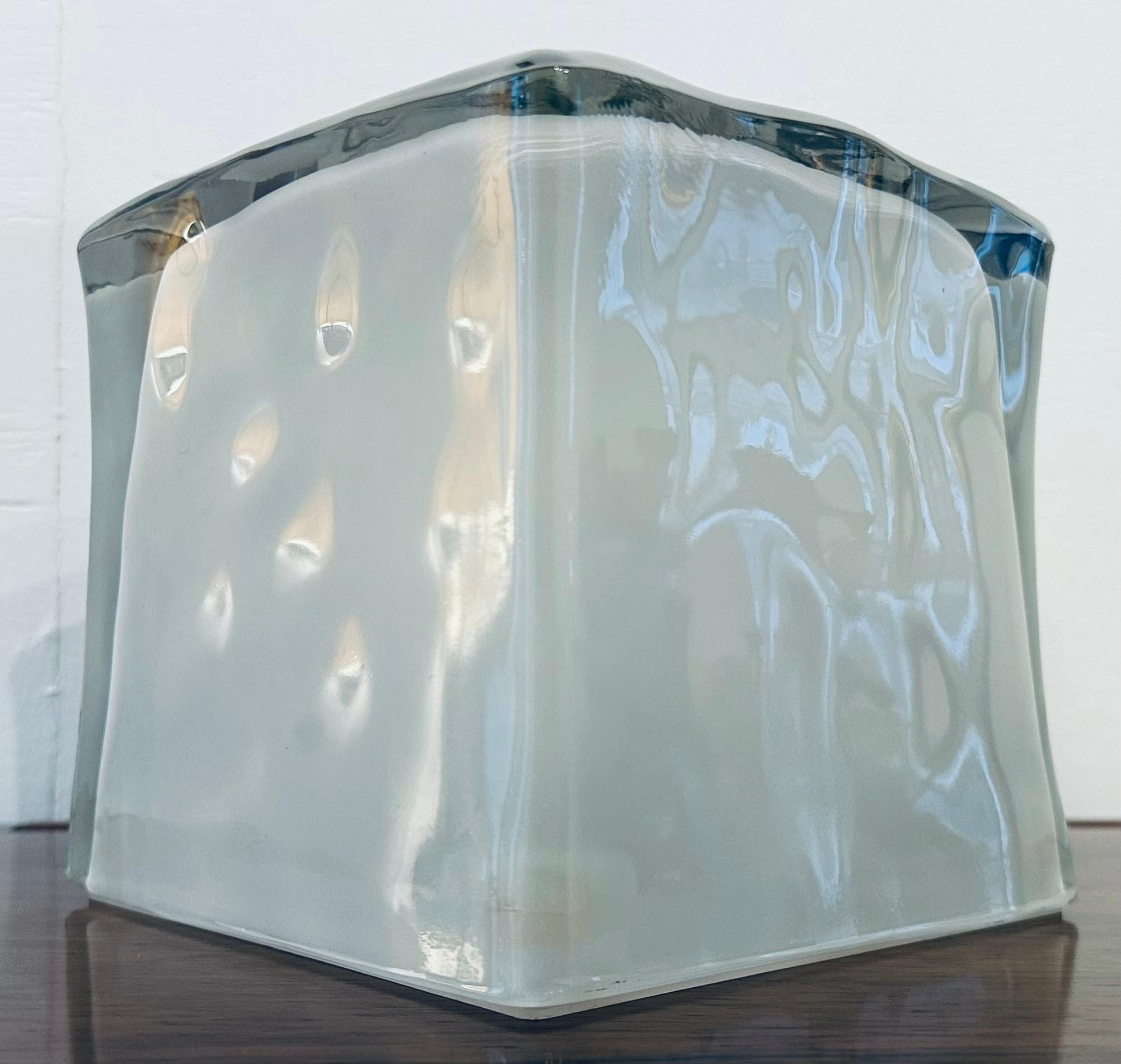 Lampe de bureau Swedish Frosted Iconic Cube 'Iviken' (années 1990) en vente 7